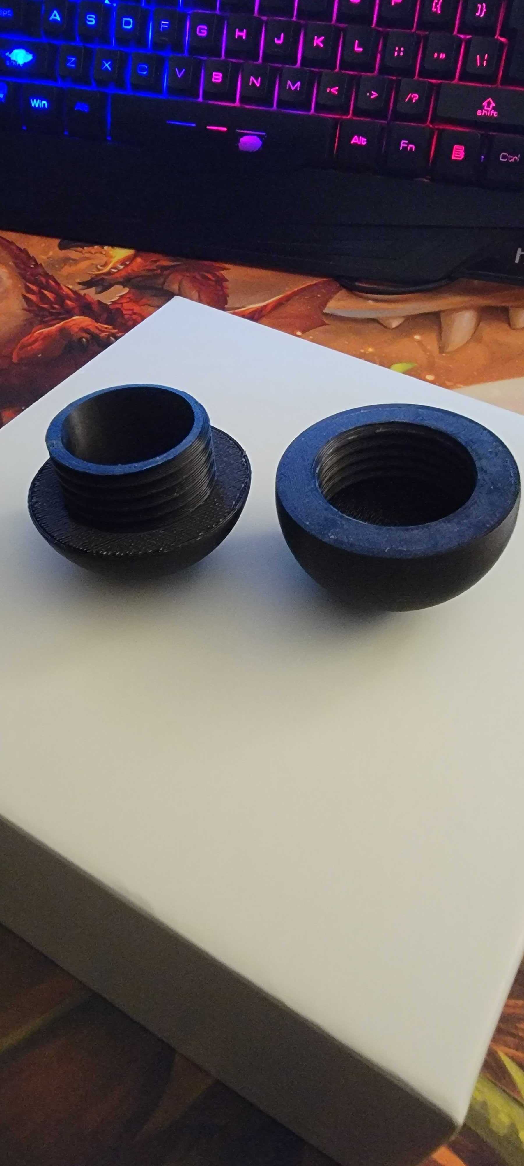 Sphere container with internal thread