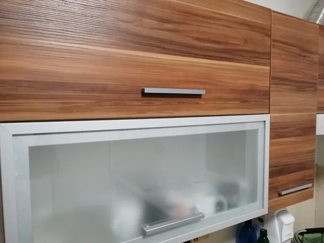 Úchytka na skříňku