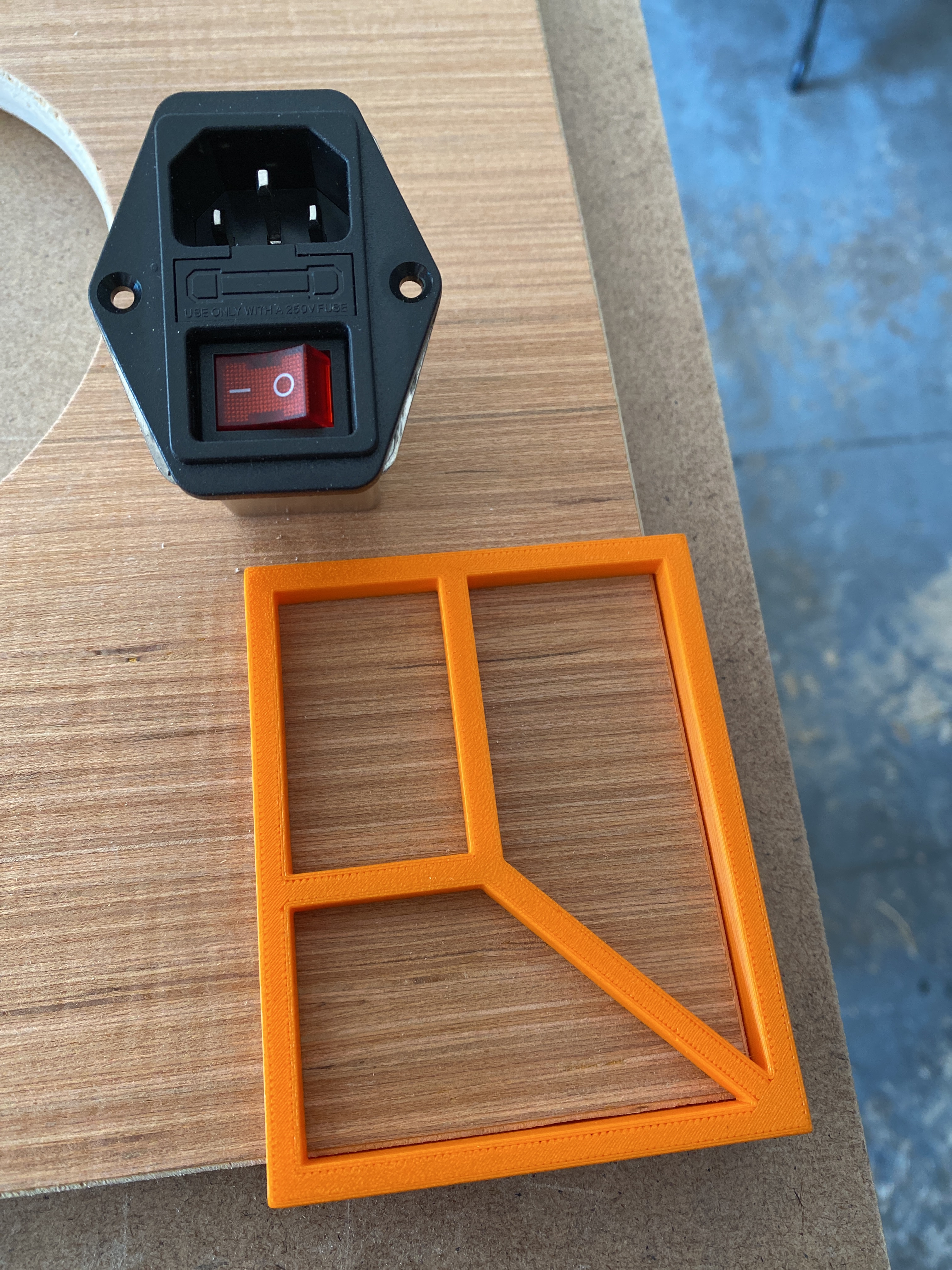 Fraesschablone 45 x 45mm Abstand | Netzschalter / Netzfilter - Virtueller Pinball (VPin)