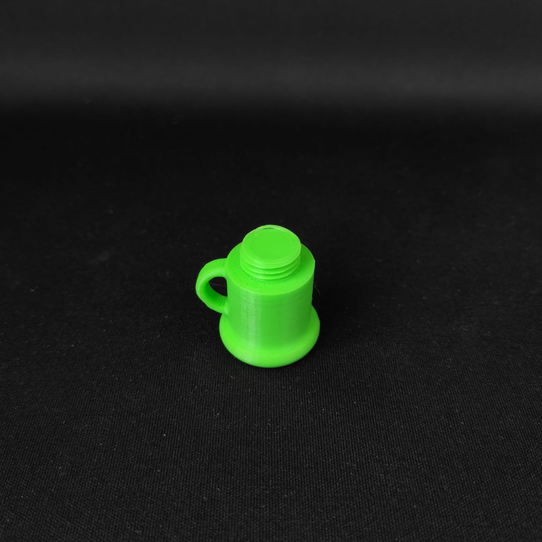 Miniatura 4 do modelo 3D "Elixir Essence" Potion Bottle