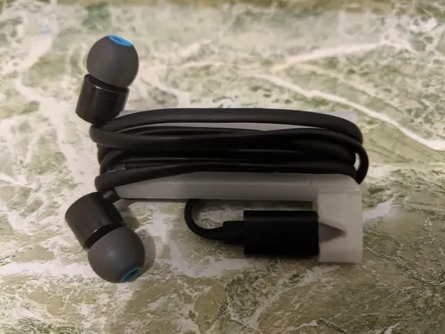 Earphone Wrap for USB Type-C & 3.5mm plug Earphones OpenSCAD