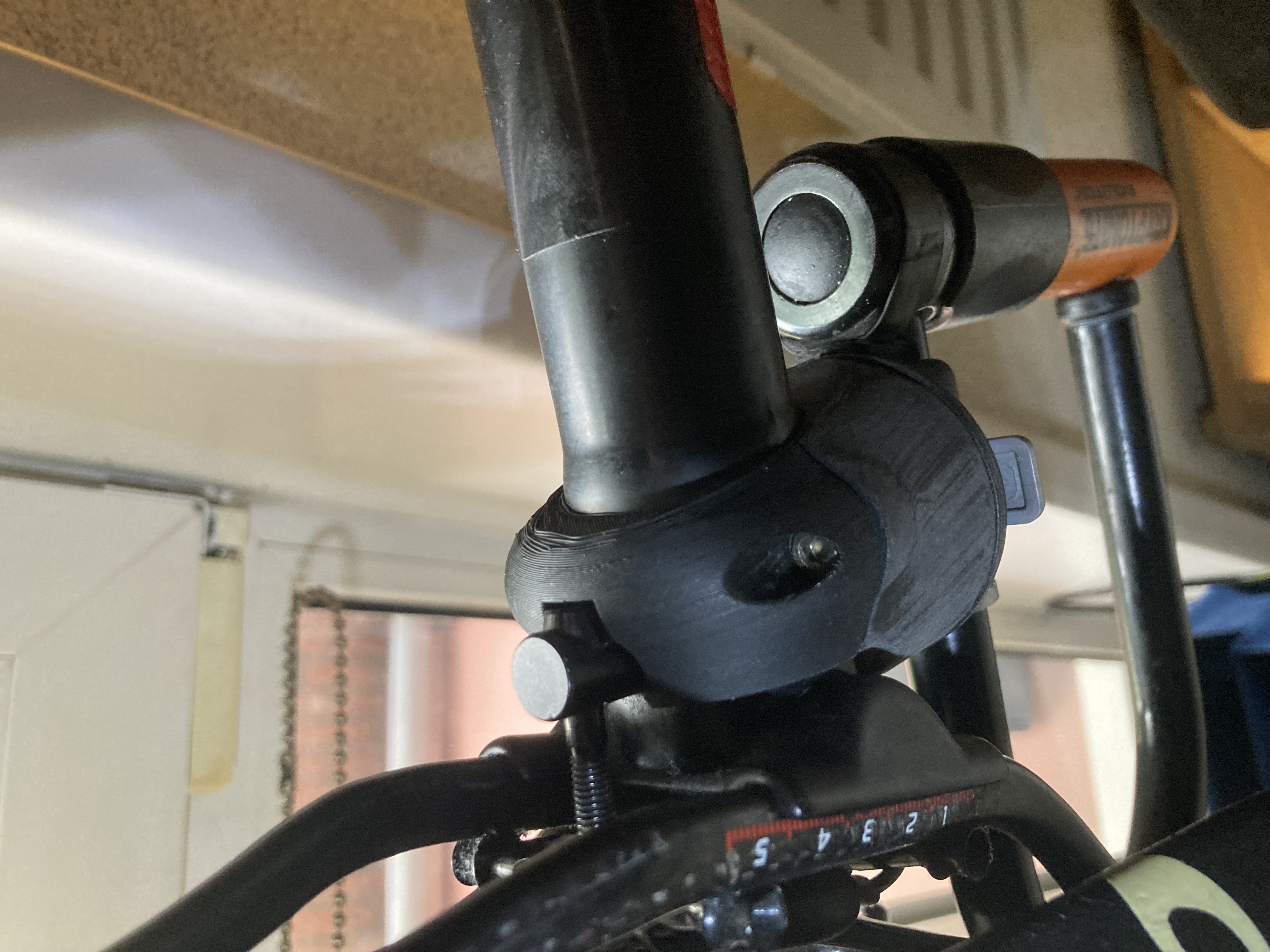 Kryptonite lock mount V1 [Check V3 instead!] — miniatura 3