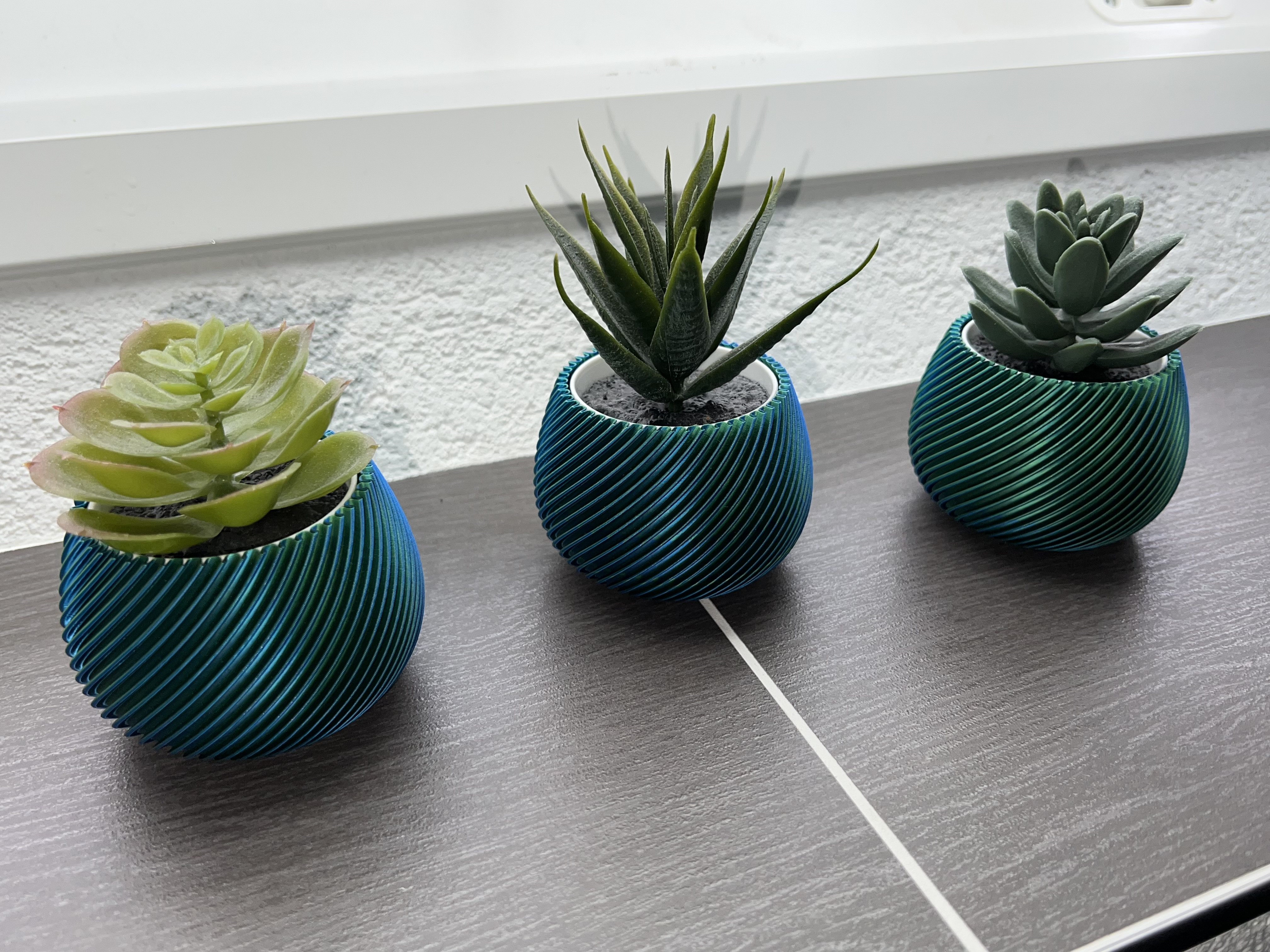 Modern spiral planter - Ikea Fejka Vase Mode Remix