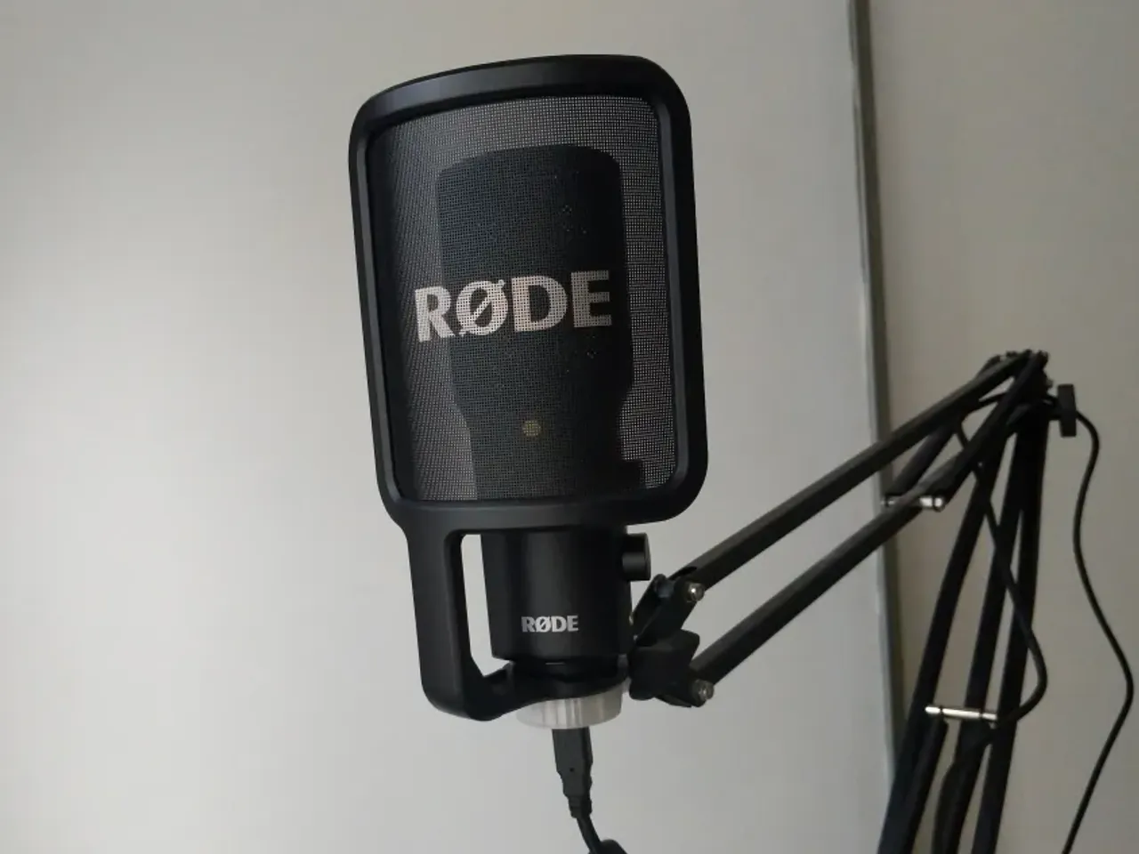 Rode NT-USB articulated arm adapter by mofosyne
