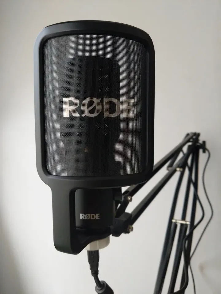 Rode NT-USB articulated arm adapter by mofosyne
