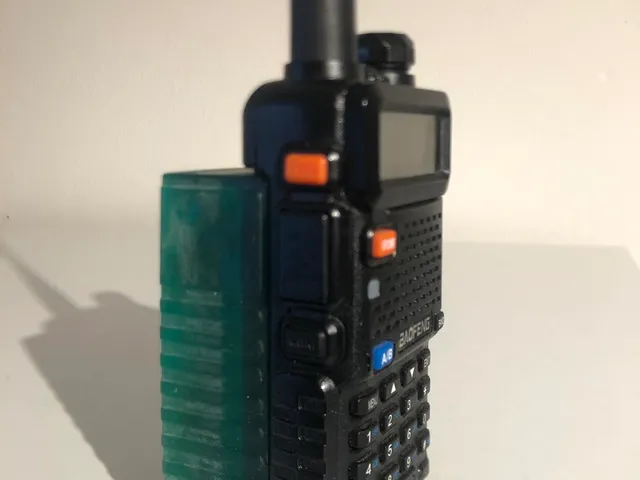 Baofeng UV-5R 18650 Battery adapter