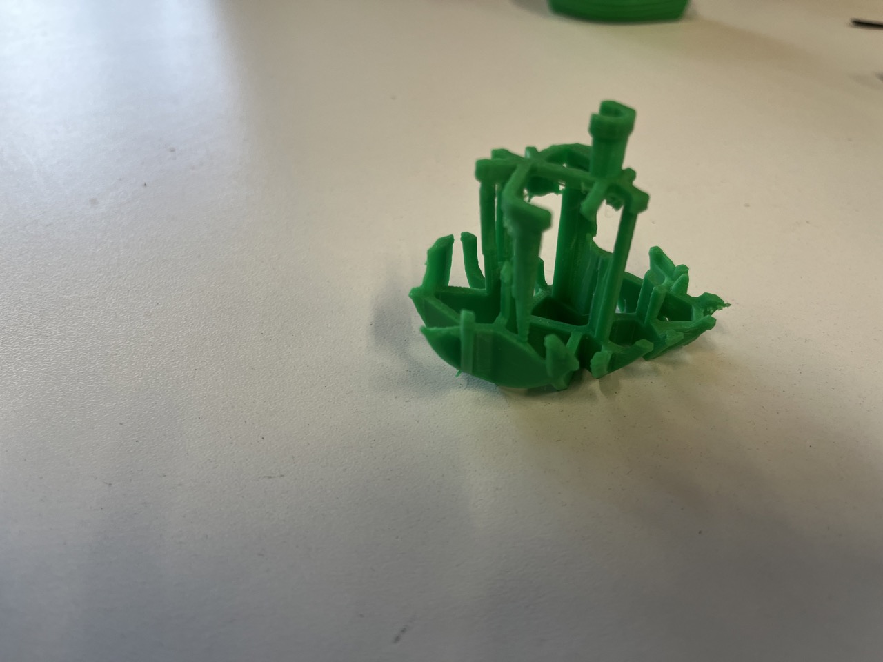 Voronoi"Broken Benchy"