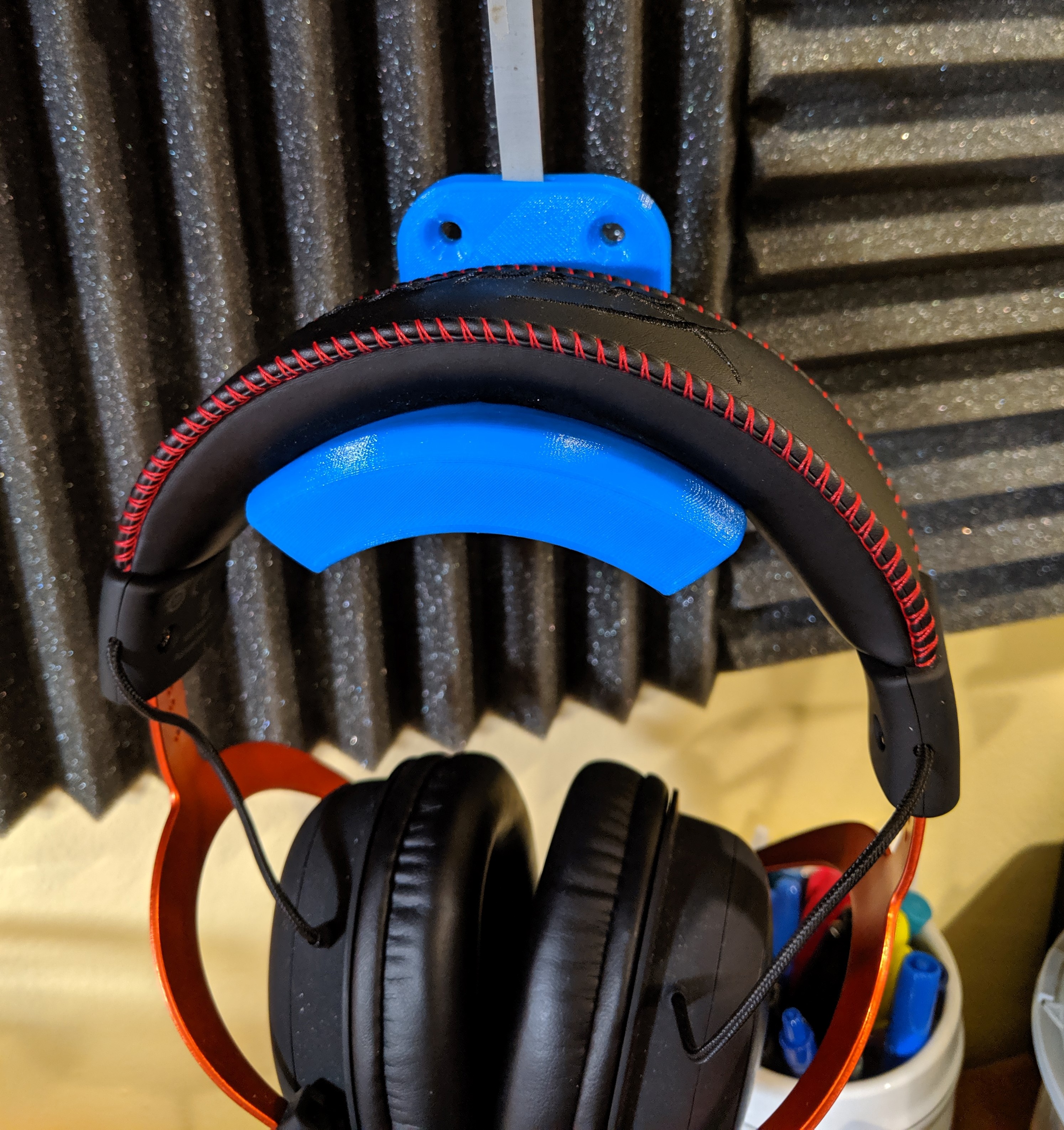 Hanging discount headphone stand