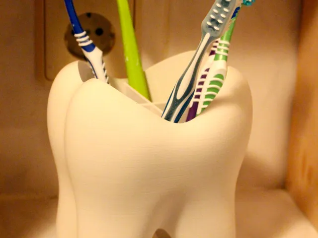 Tooth - Toothbrush Holder BIGGER / SMILE VERSION