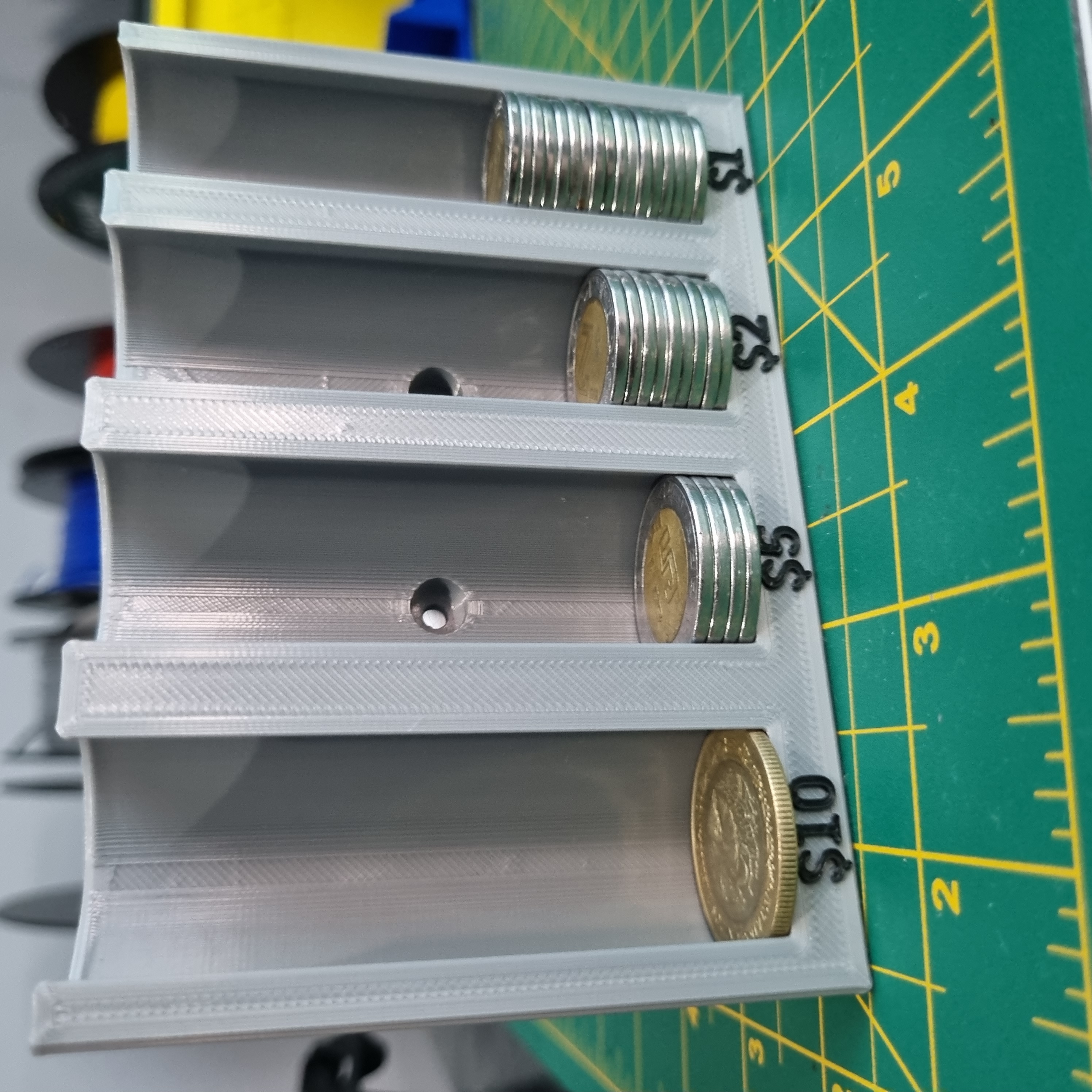 Organizador De Monedas 226-05 – Estante Apilable Con Ranuras Profundas, Fácil Montaje Sin Herramientas, Ideal Para Coleccionistas Y Uso Diario