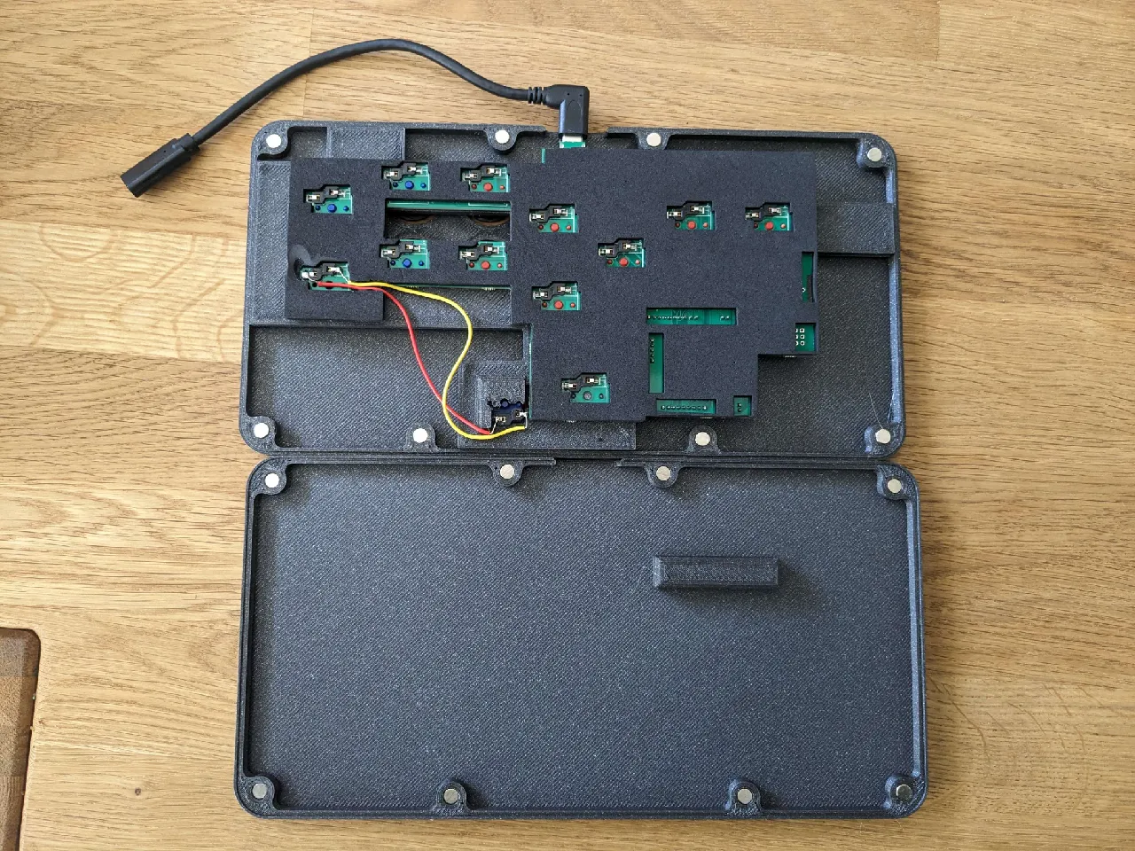 Snackbox Micro case by Alaa Saad Mansour | Download free STL