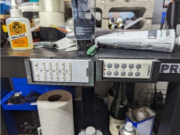 KODA LED light remote holder