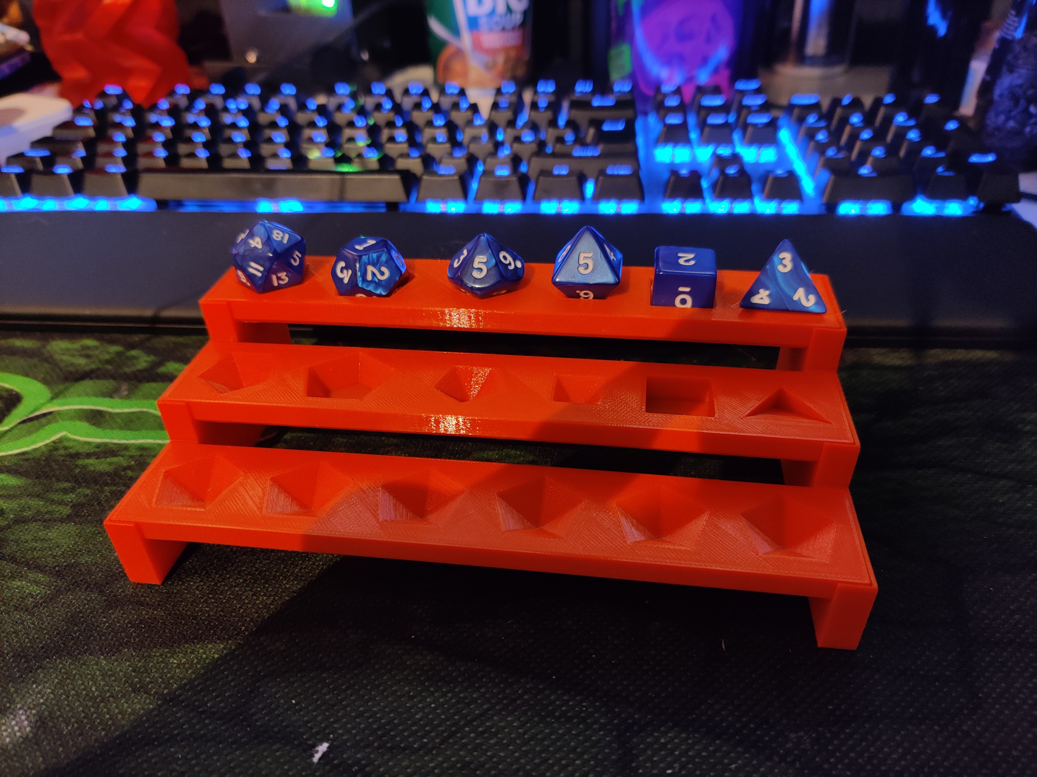 Miniatura 2 do modelo 3D Dice Display Stand