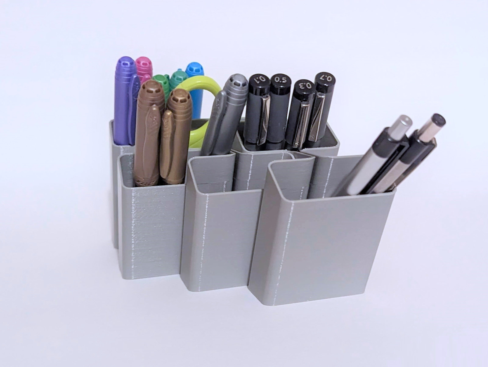 Angled Pen Holder by Ken Mills | Download free STL model | Printables.com