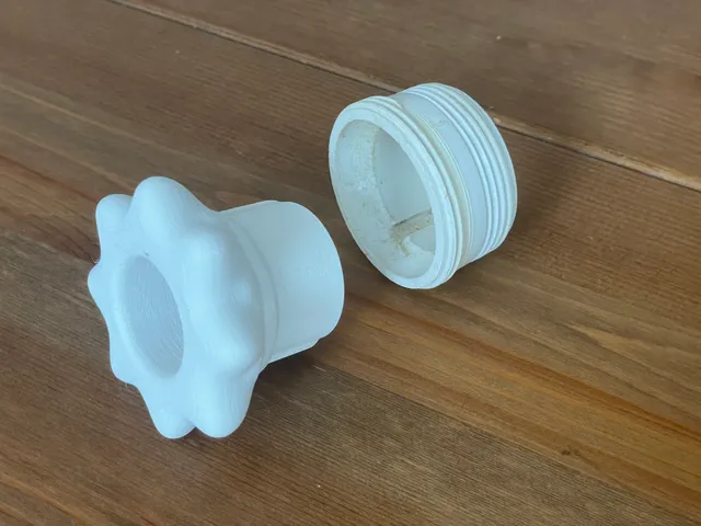 Special tool for removing part of the swimming pool nozzle — foto autora