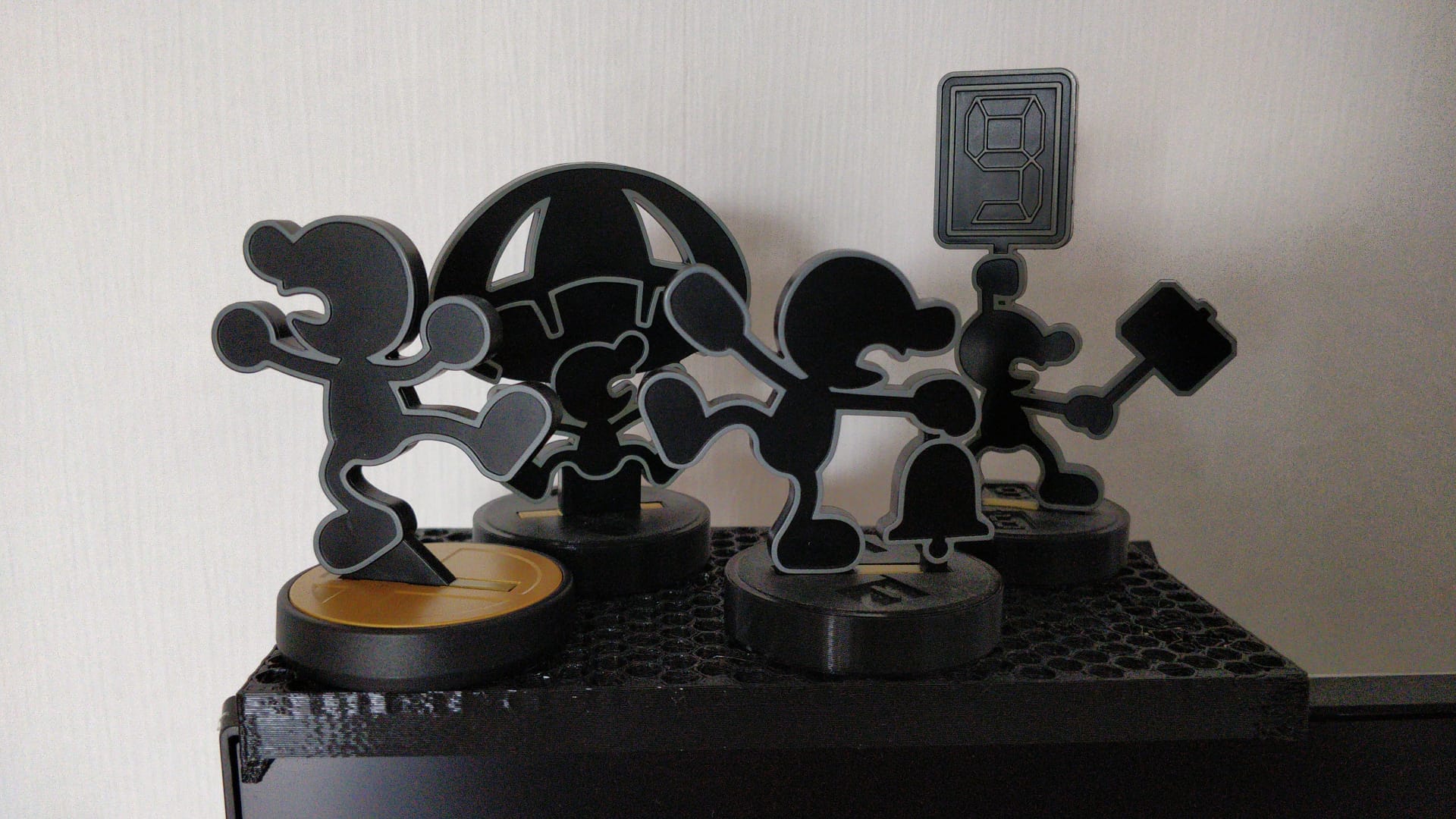 amiibo stand mr game and watch