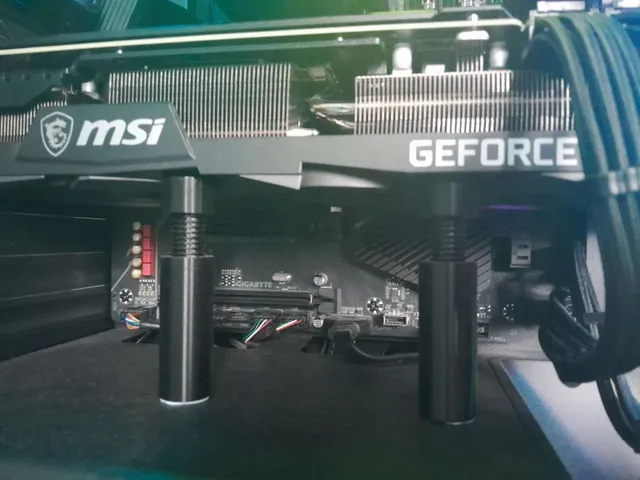 GPU Adjustable Anti Sag Bracket