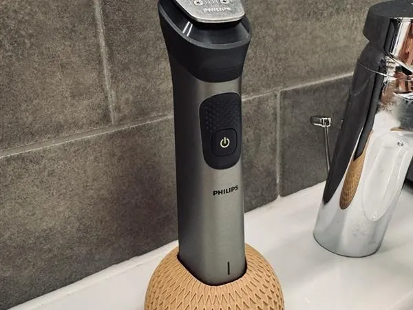 Philips Multigroom Series7000 modern stand