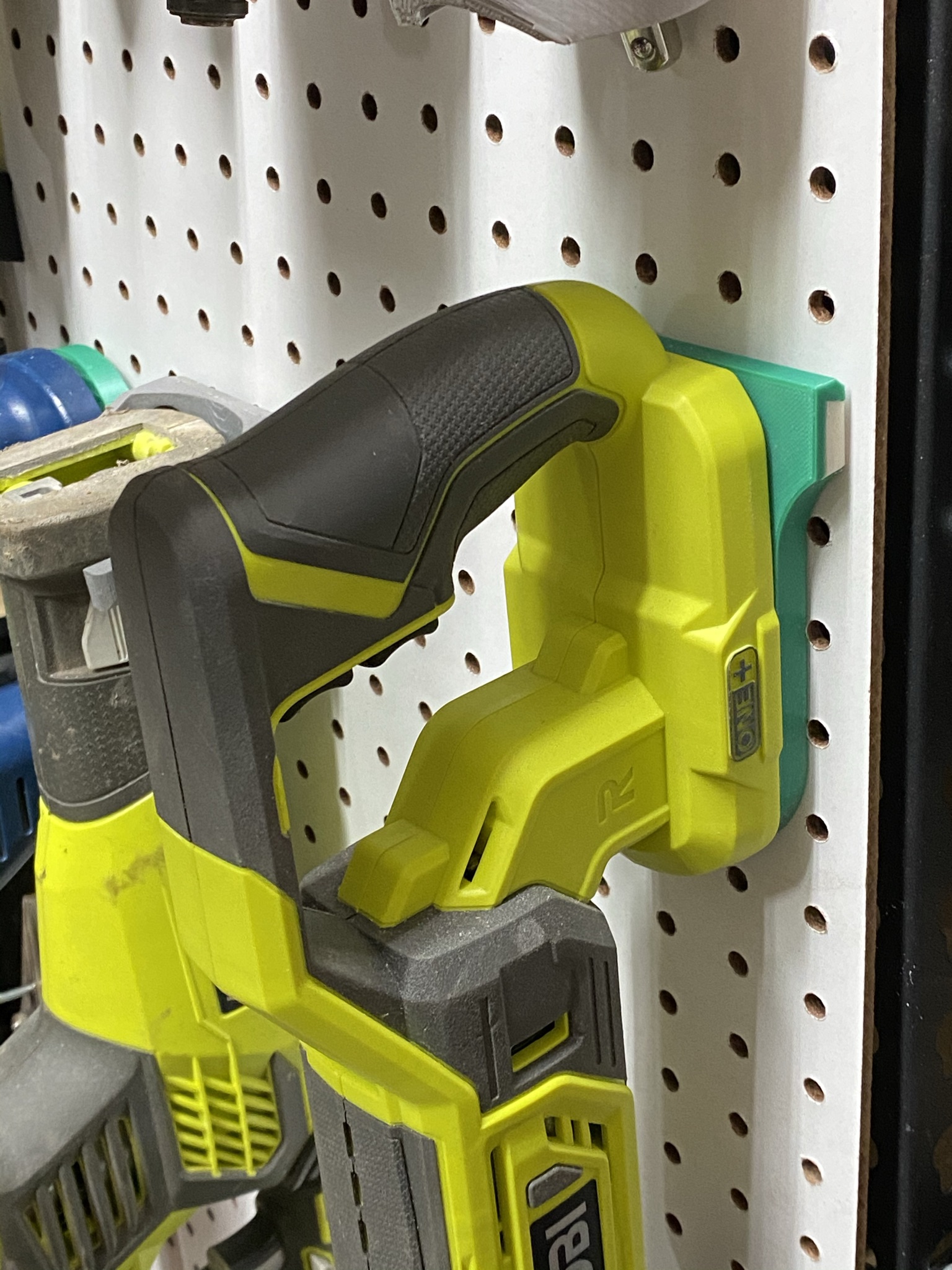 Ryobi Power Tool Pegboard Holder Par Theamzngq T L Chargez   Img 0289 