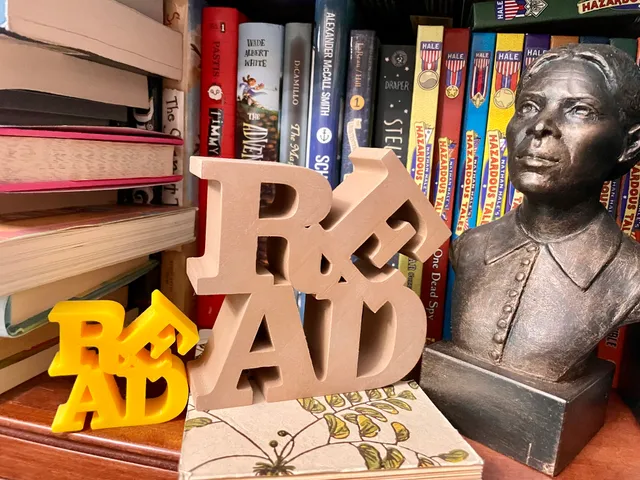 READ sculpture