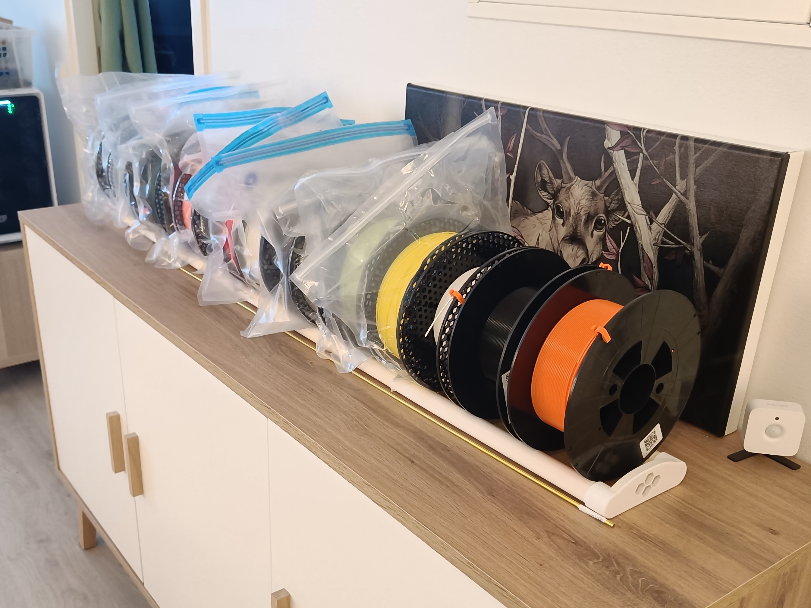 Simple stand for spools