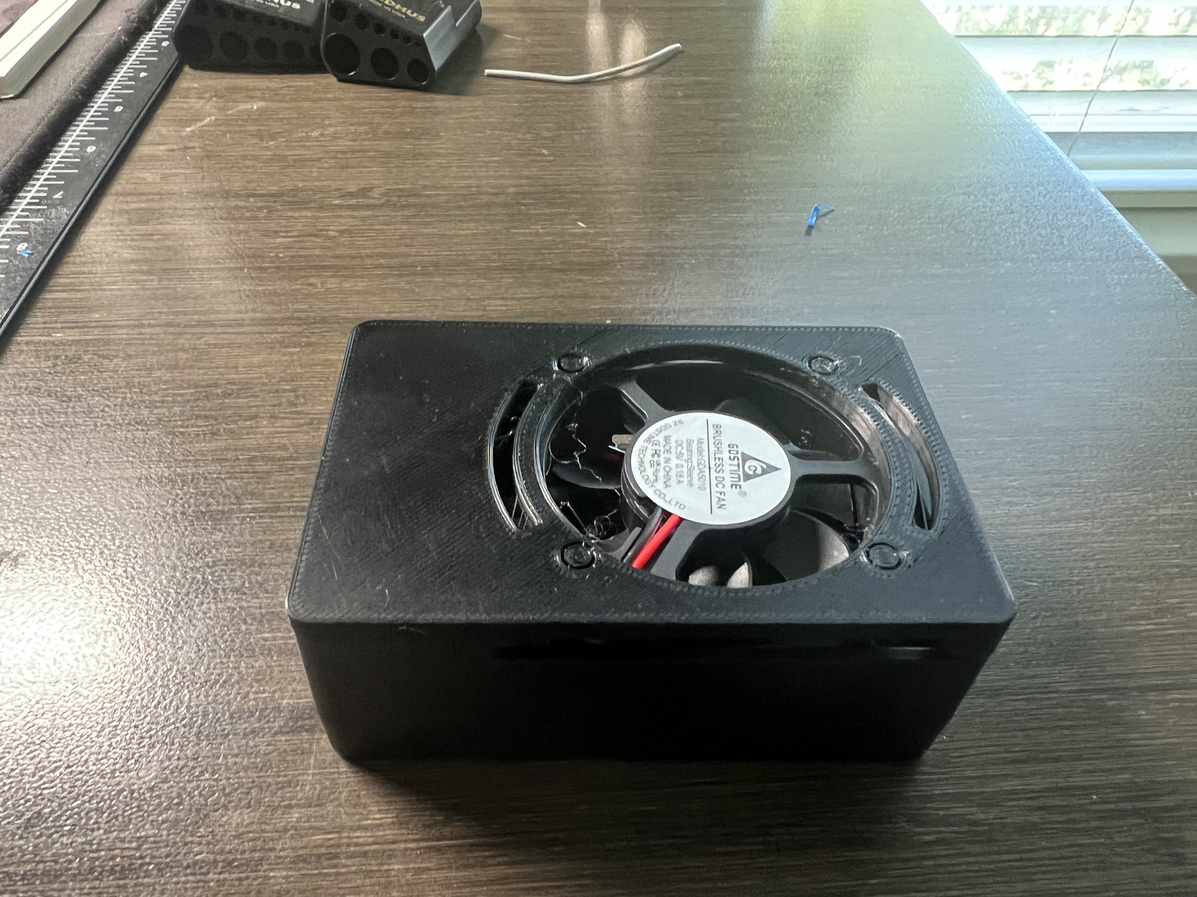 iUniker Raspberry Pi case 50mm fan mod