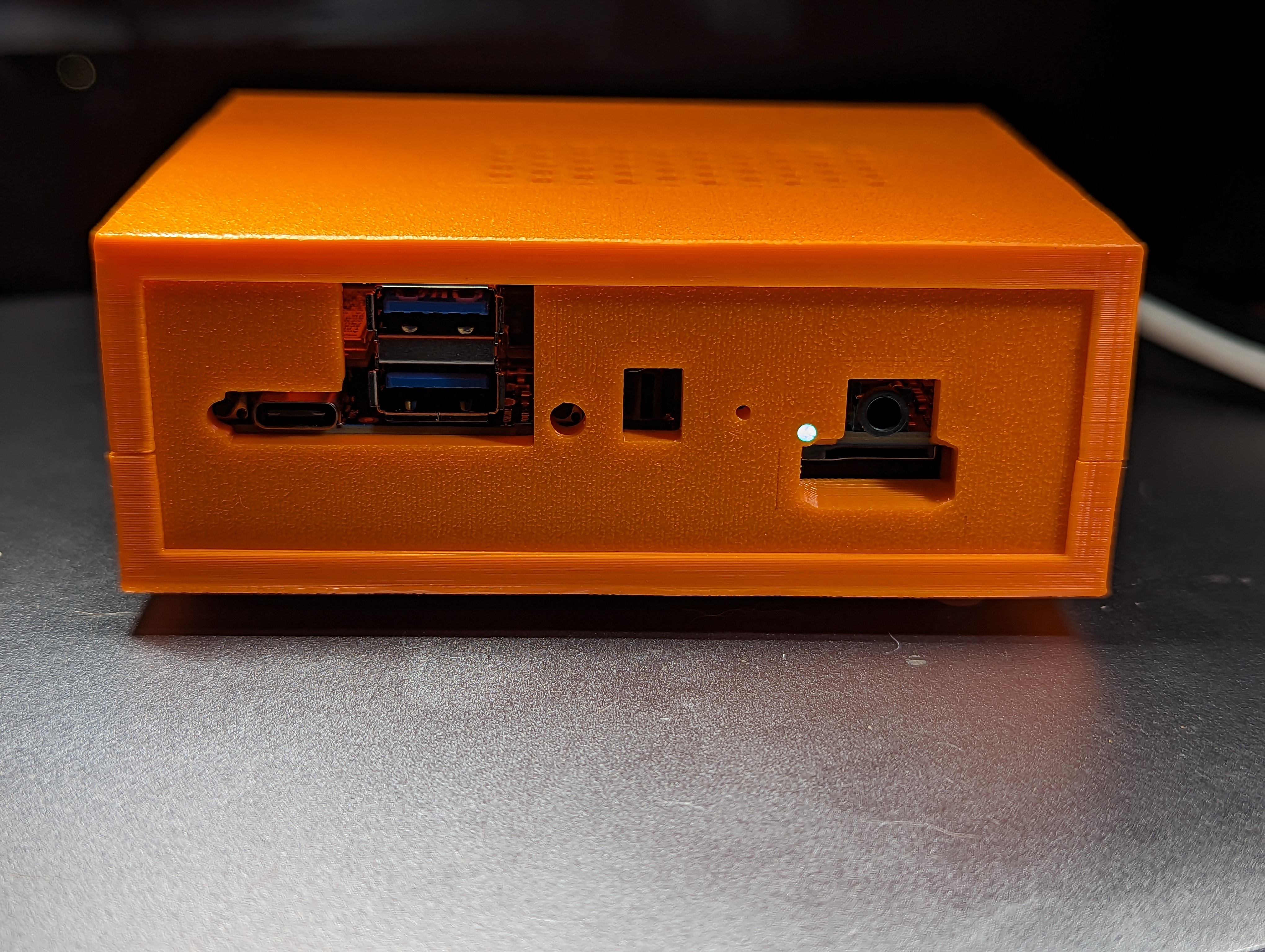 Orange Pi 5 Plus Case par Yevgen Nikitin