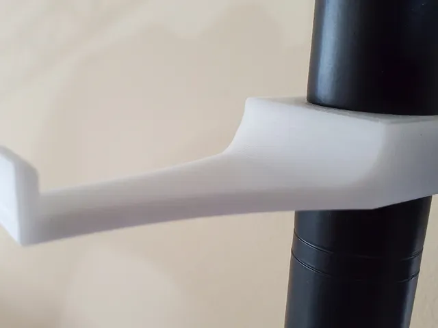 Snap on headphone hook for 1" wire shelf post pole