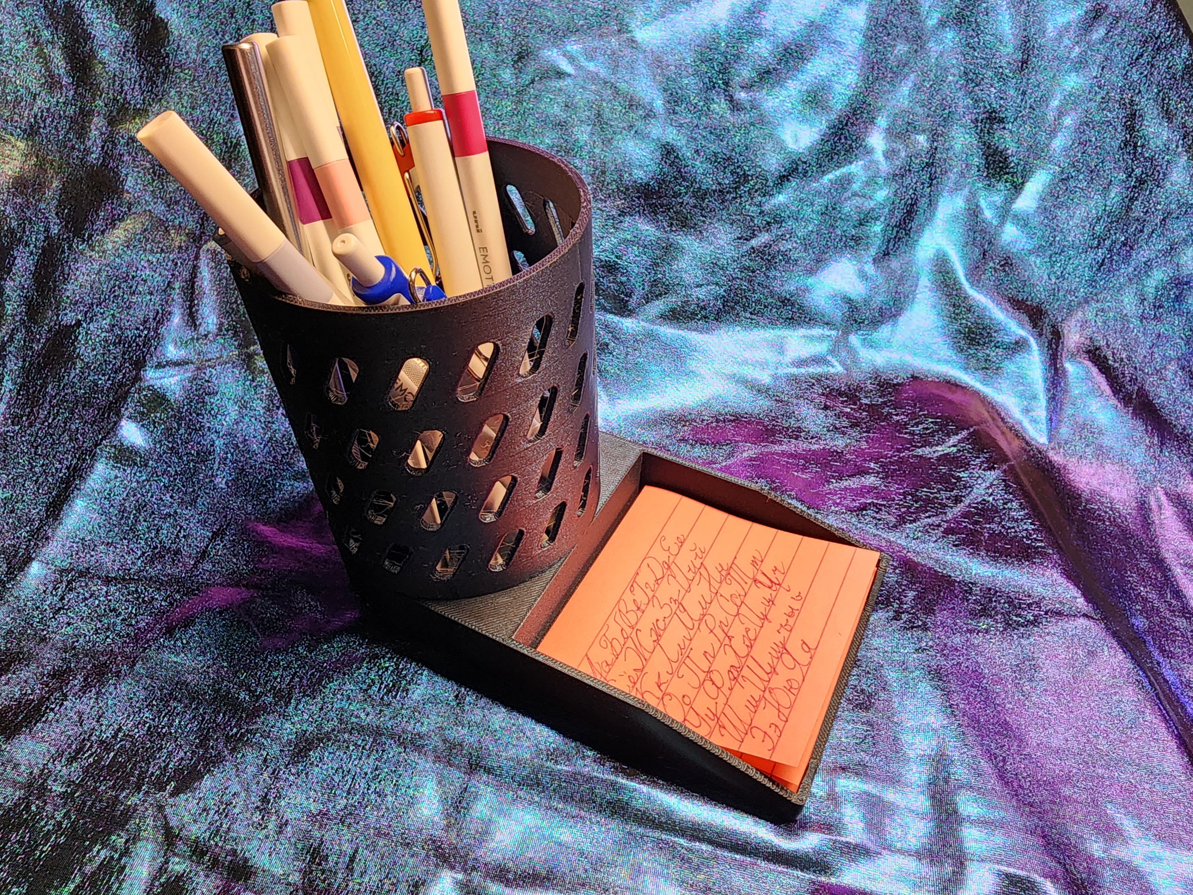 Pencil Cup with Post It Tray