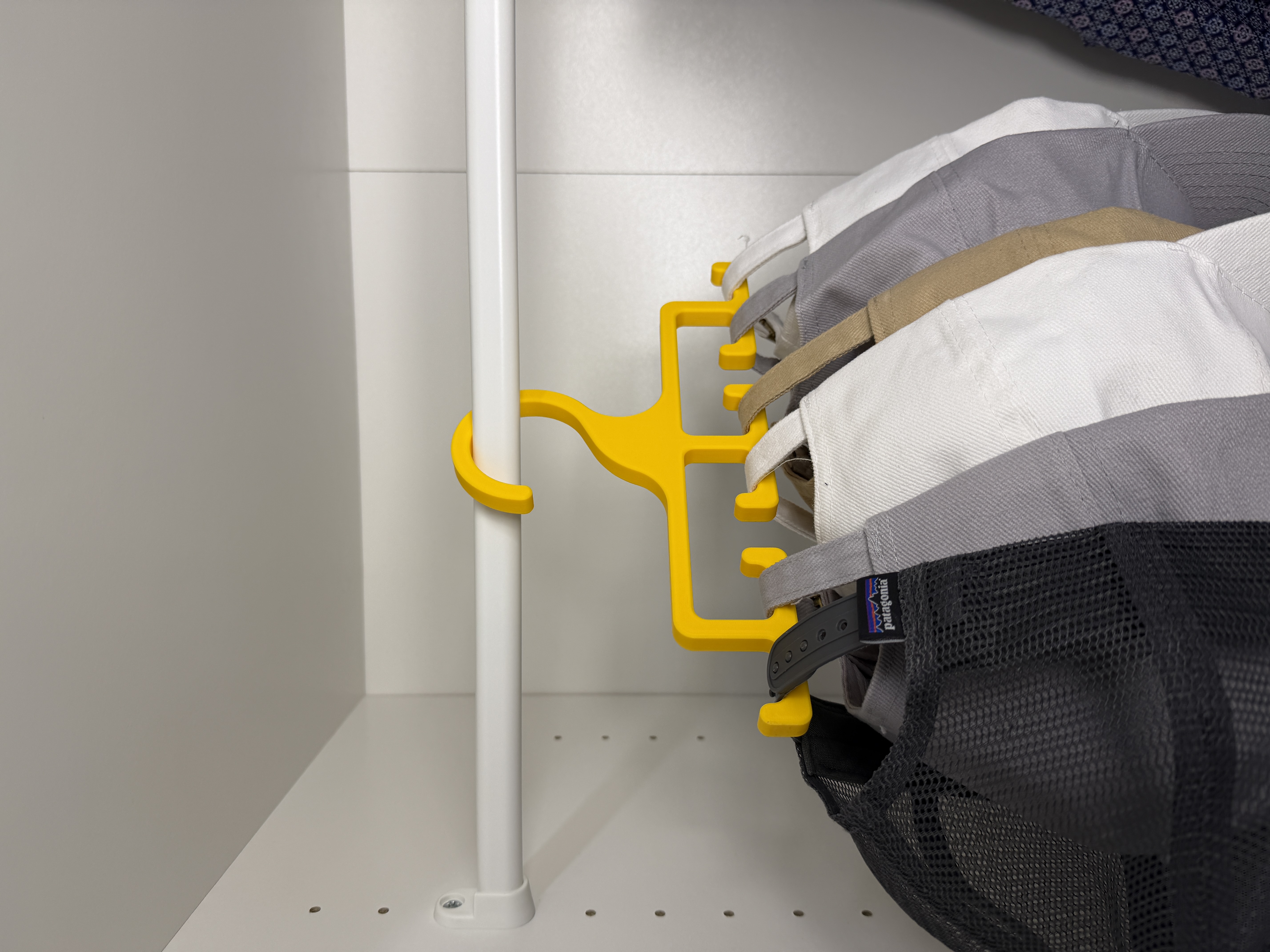 Miniatura 2 do modelo 3D Cap Hanger