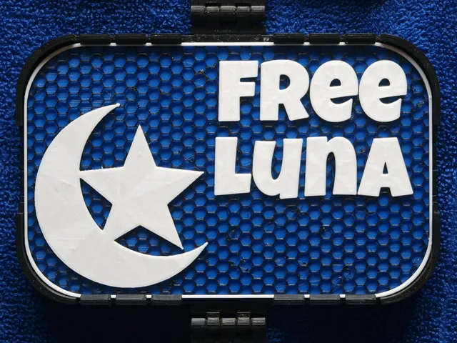 Free Luna sign