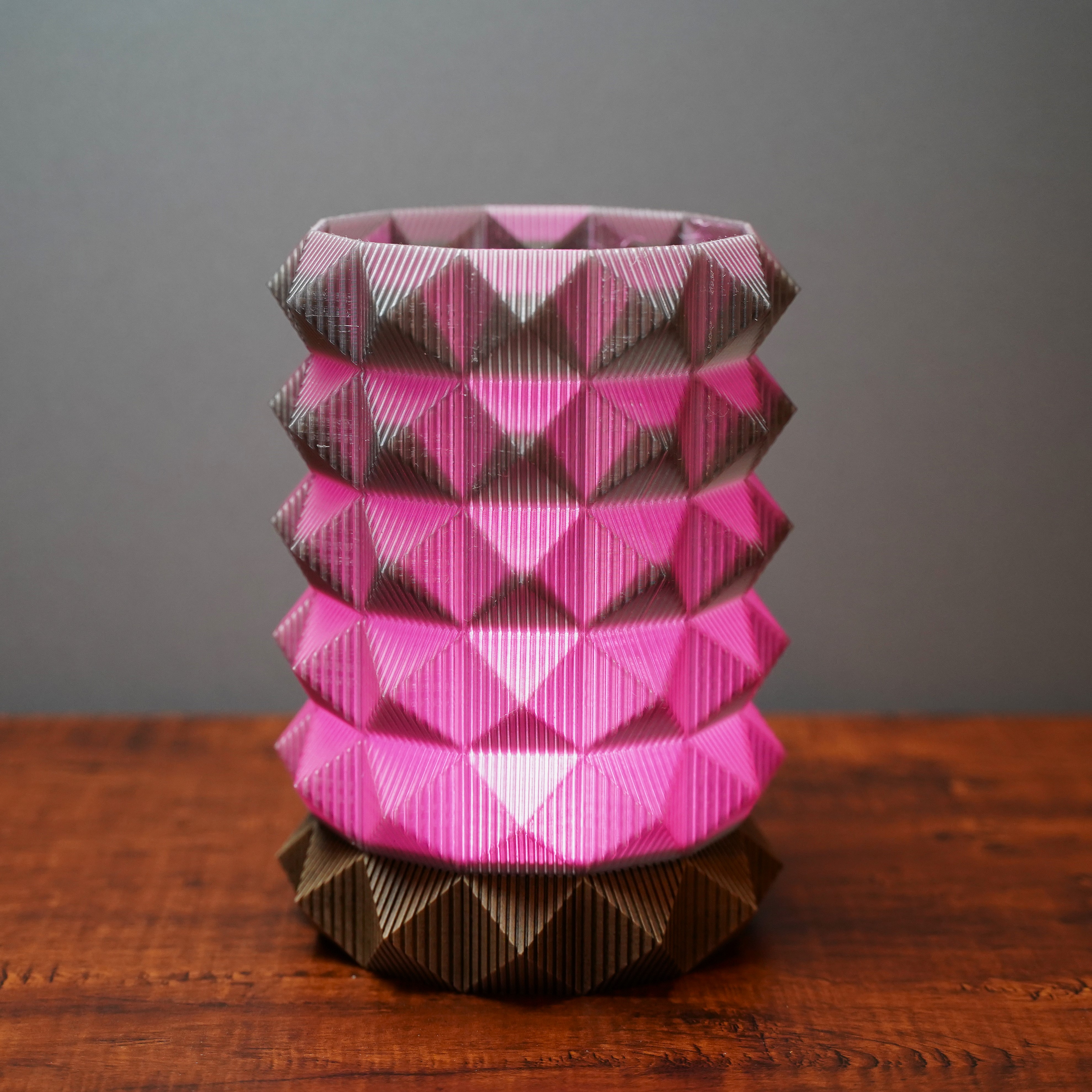 Round Hedral Lamp
