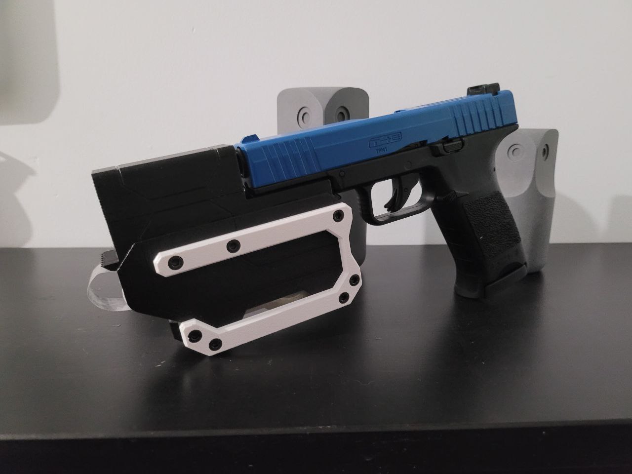 RIS Mounted Tape Dispenser Compensator