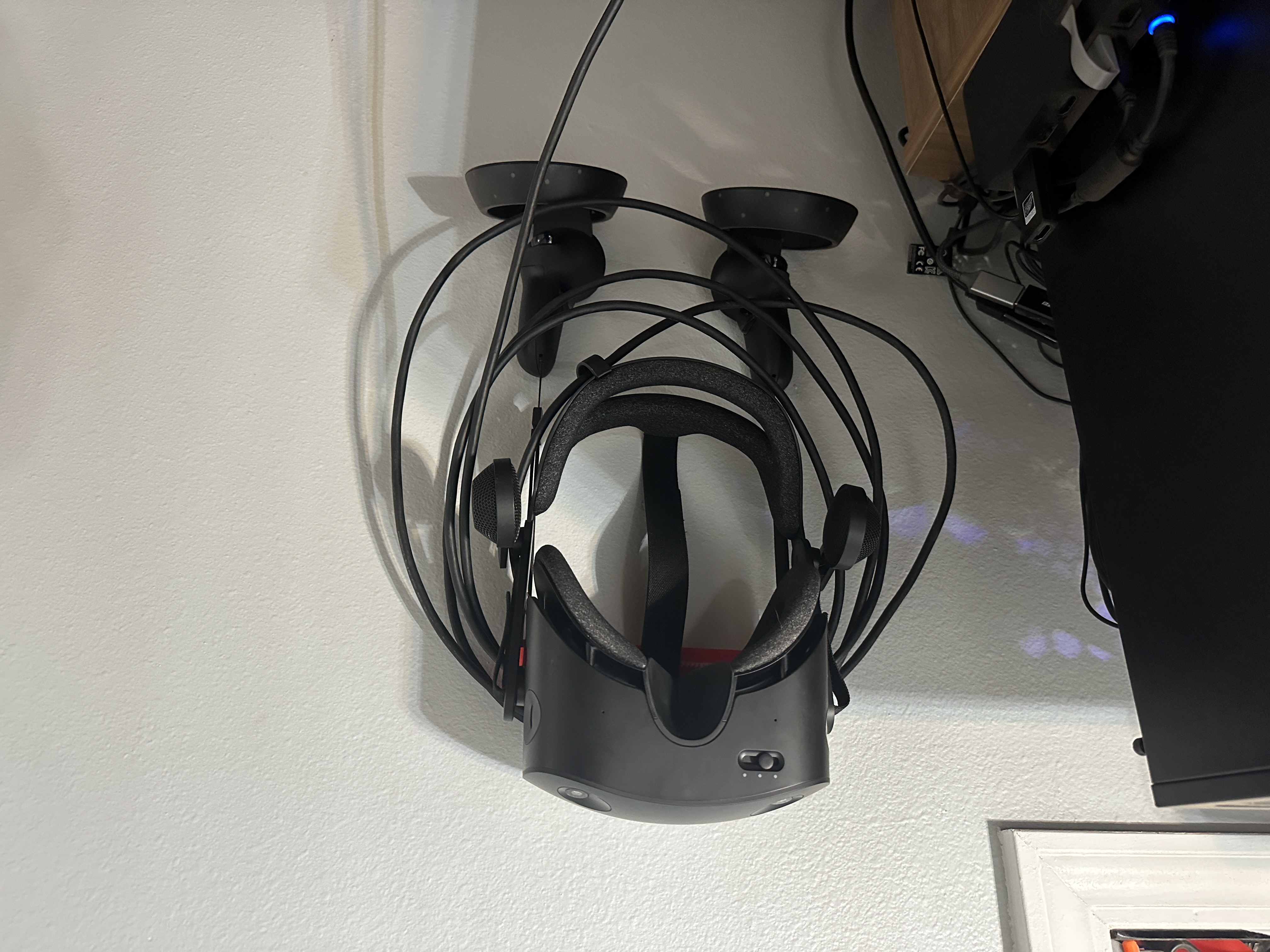 Miniatura 2 do modelo 3D VR Headset Wall Mount