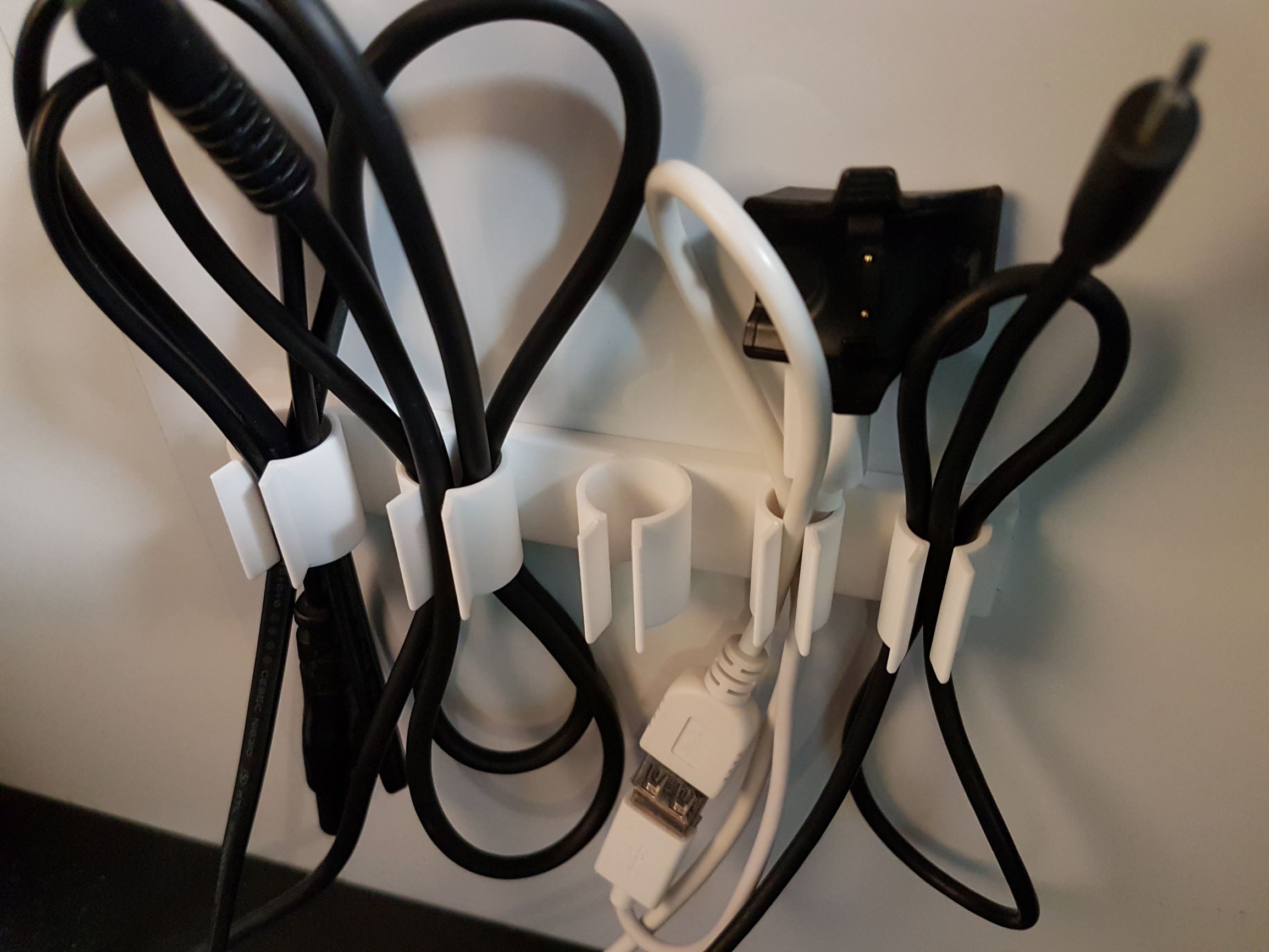 Modular magnetic cable holder