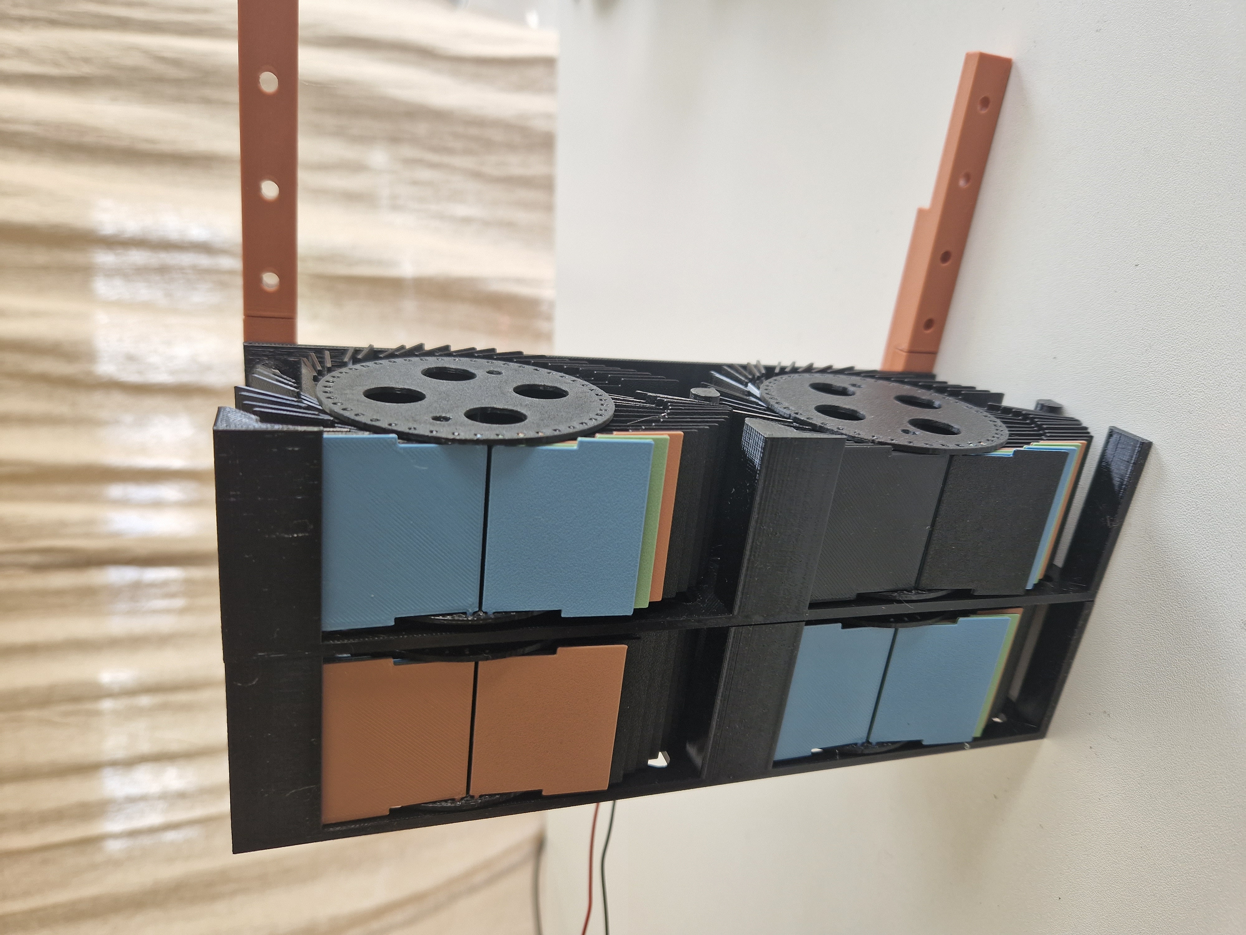 Miniatura 2 do modelo 3D More Split-Flap Flaps on build plate