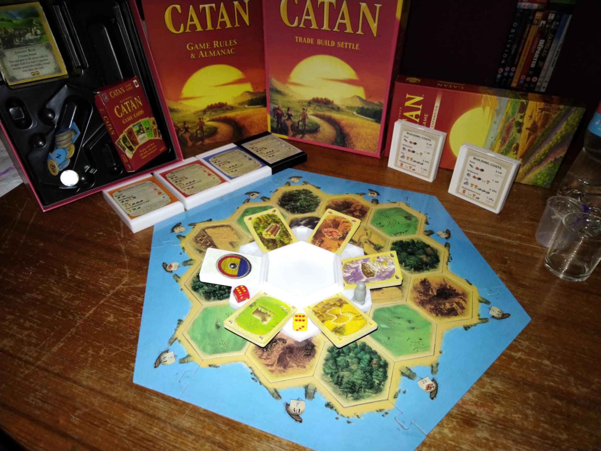 Settlers' Sanctuary | Dice Tray & Resource Card Hub