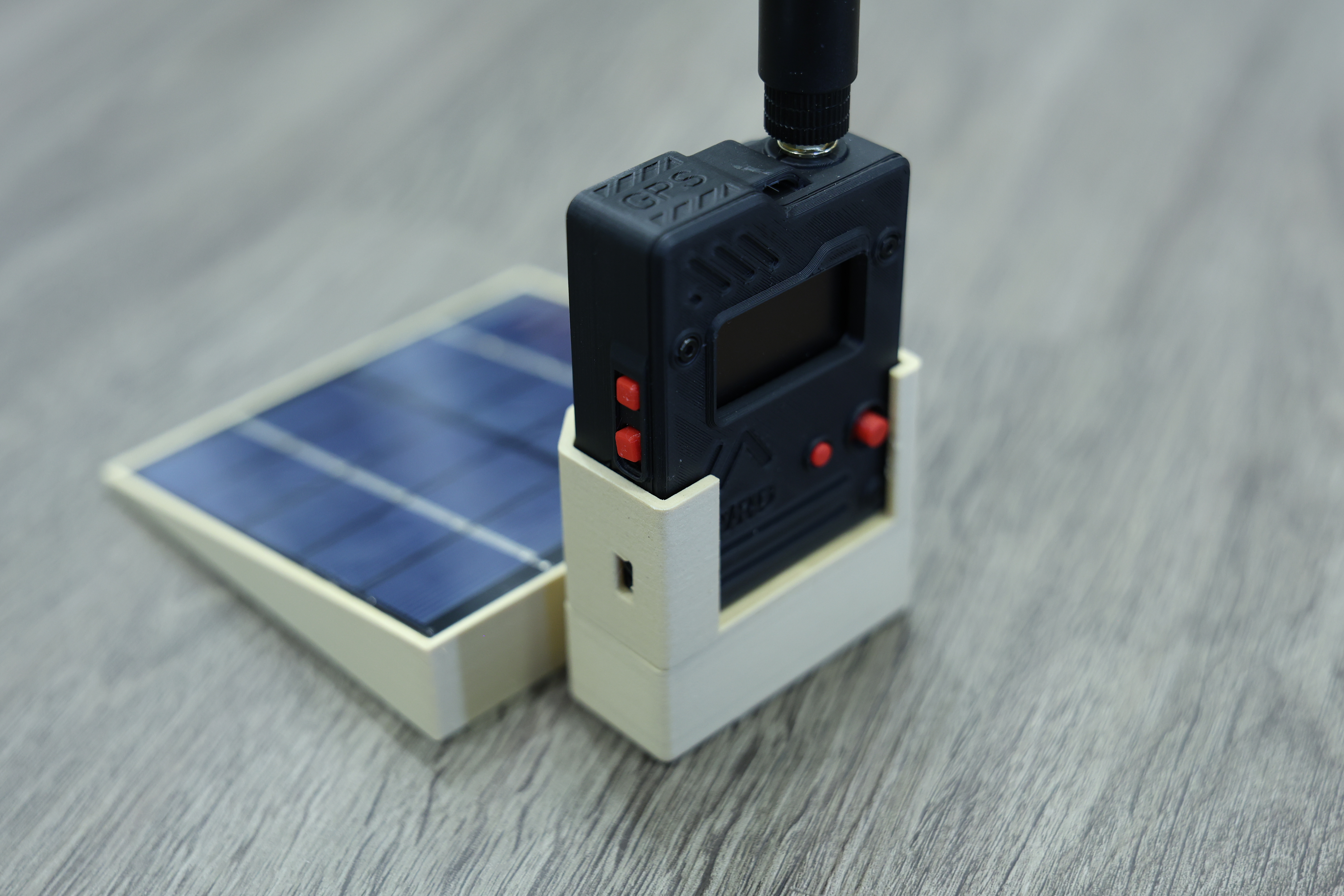 Dock-Style magnetic Charging Cases for Wio Tracker L1