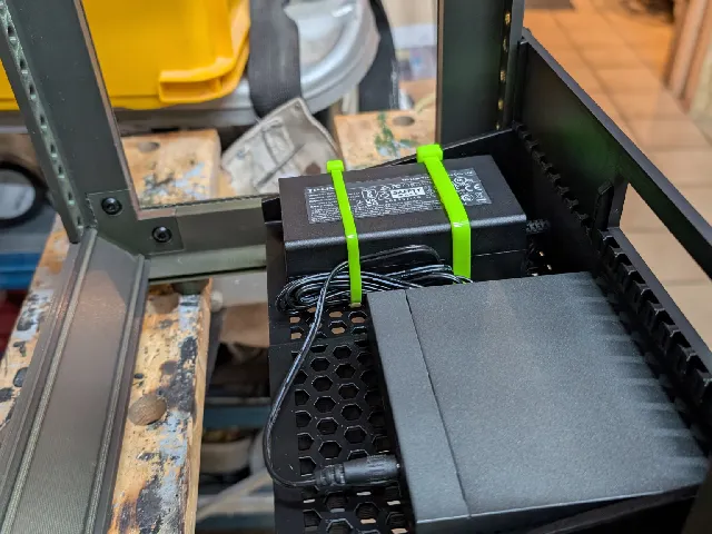 TL-SG105PE 10" Rack Mount