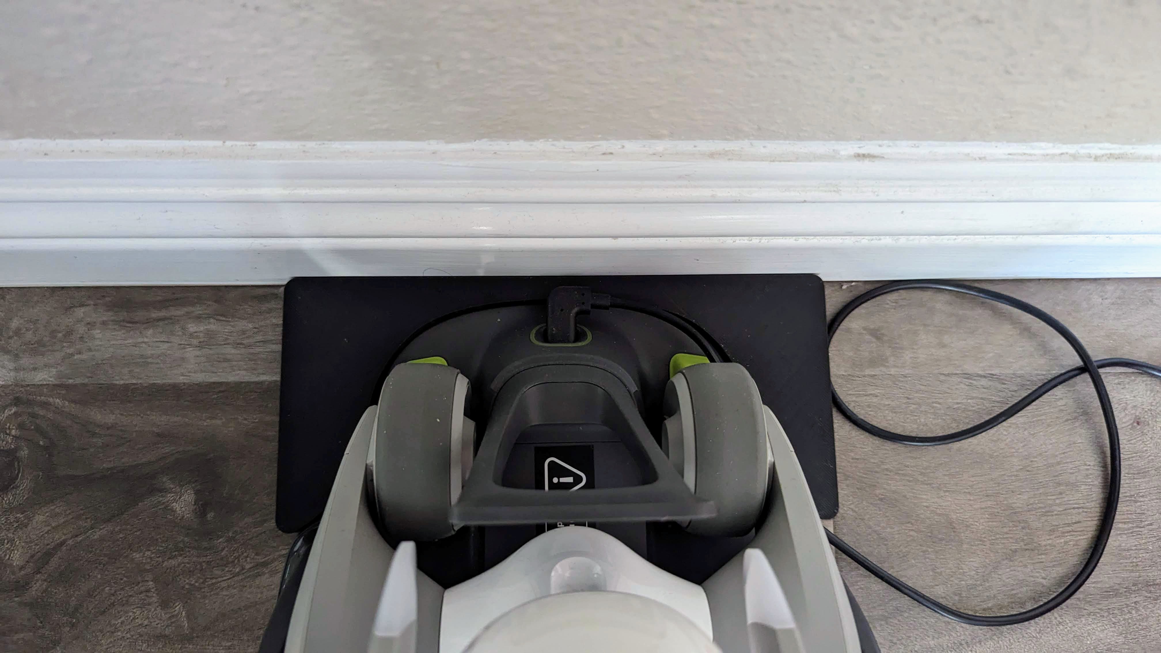 Loona Petbot Charger Wall Backstop