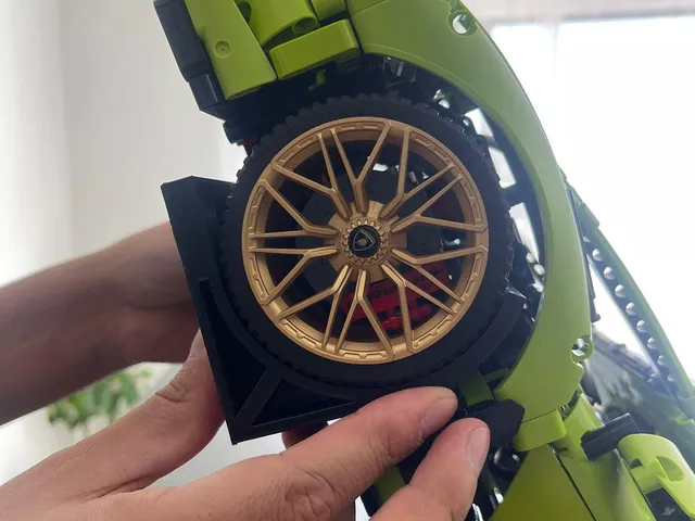 Vertical Support for lego Sport car