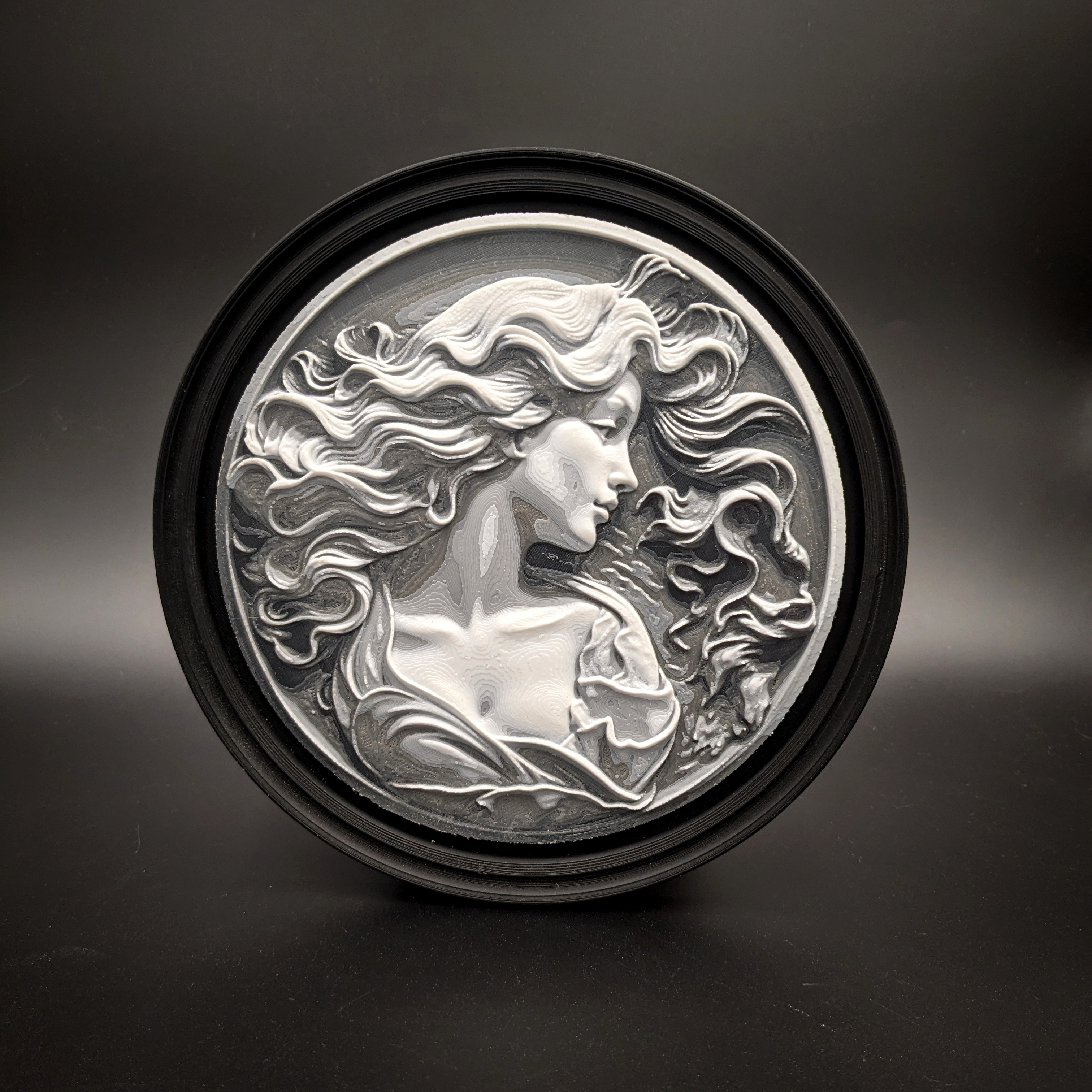 Round Frame for Filament Paintings
