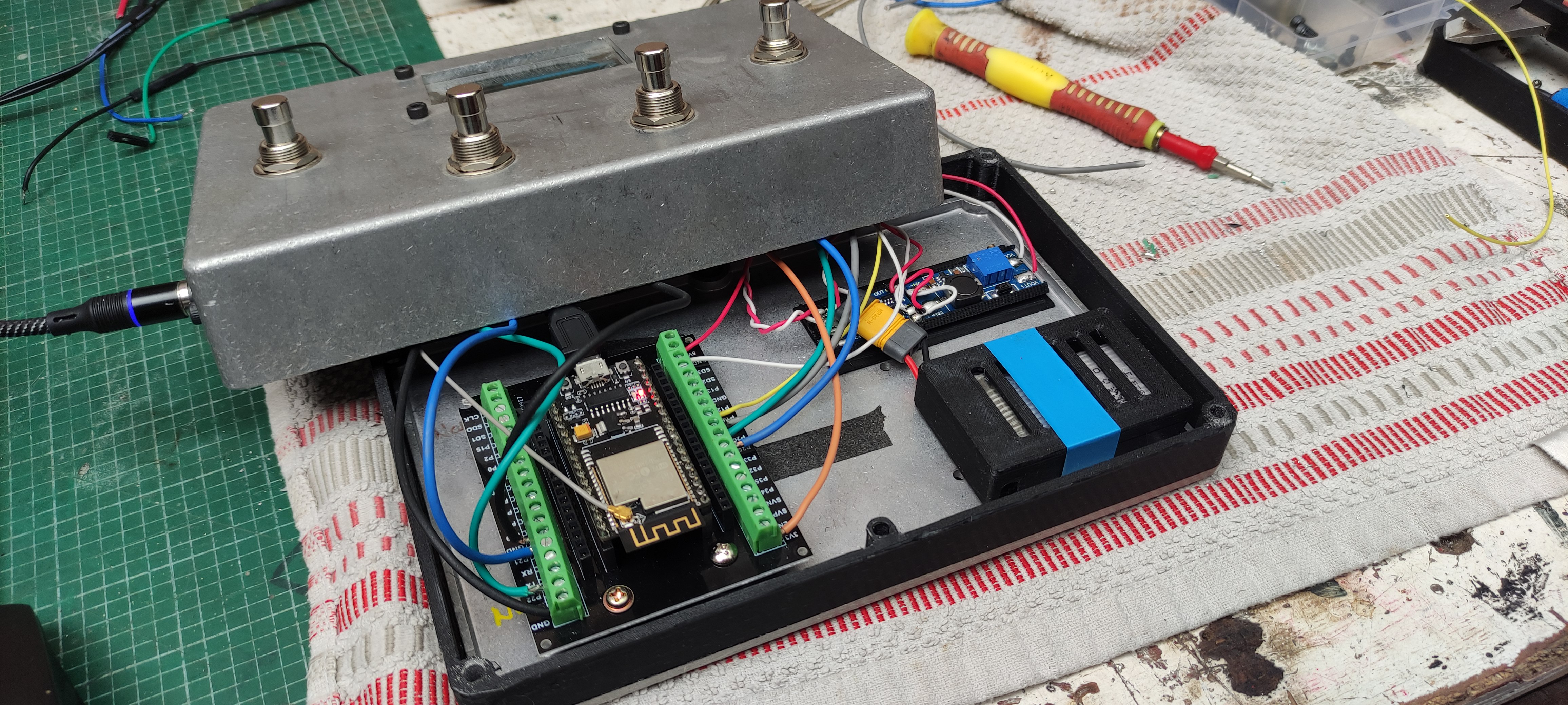 1590 DD Guitar Pedal Box Riser