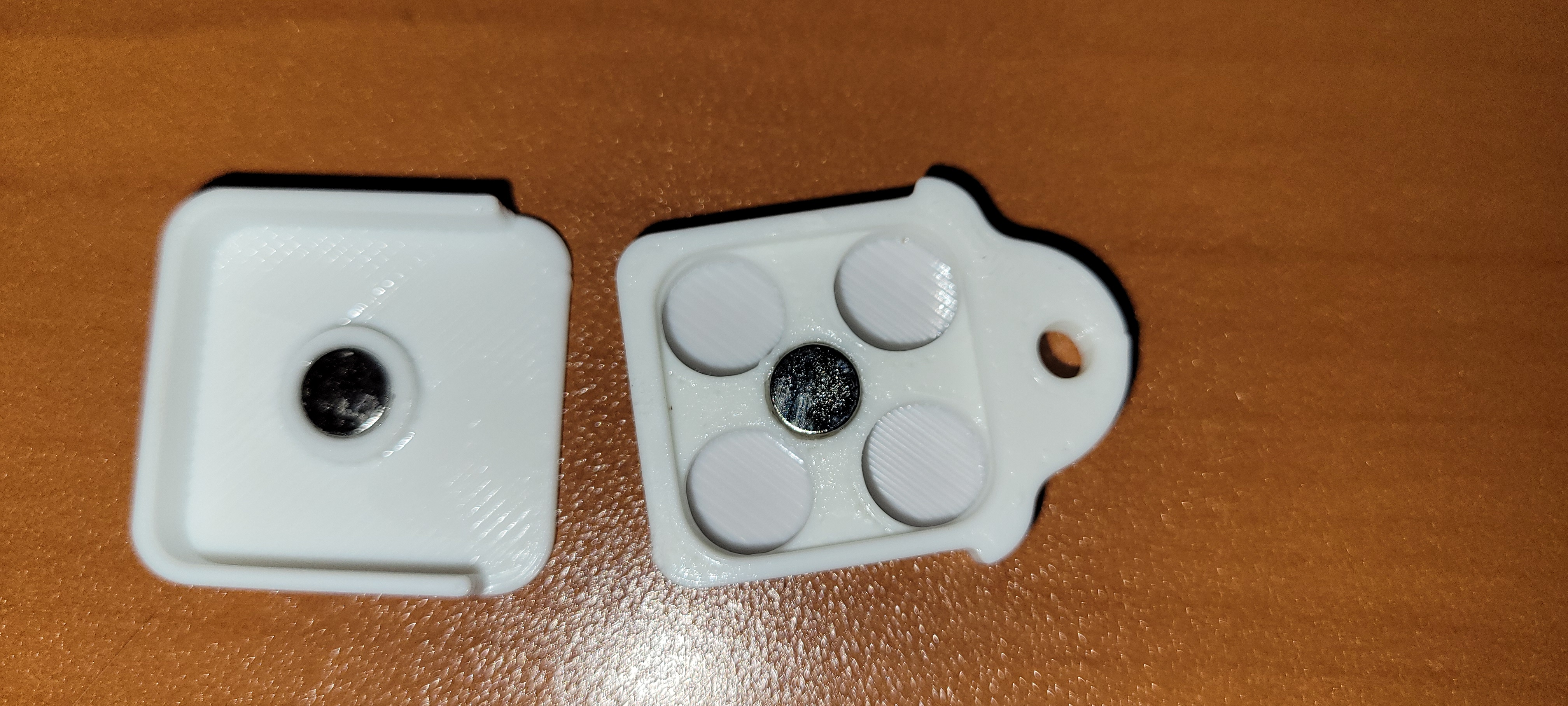 312 (Brown) Hearing Aid Battery Keychain Case