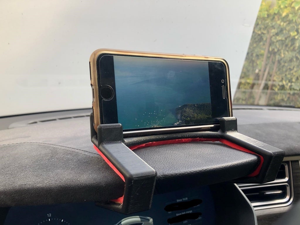 Tesla Model S Phone Holder