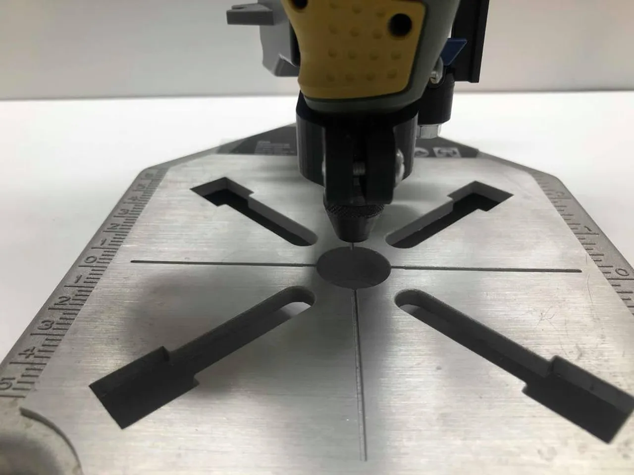 Dremel to Proxxon Drill Press Adapter by Filipe Santos