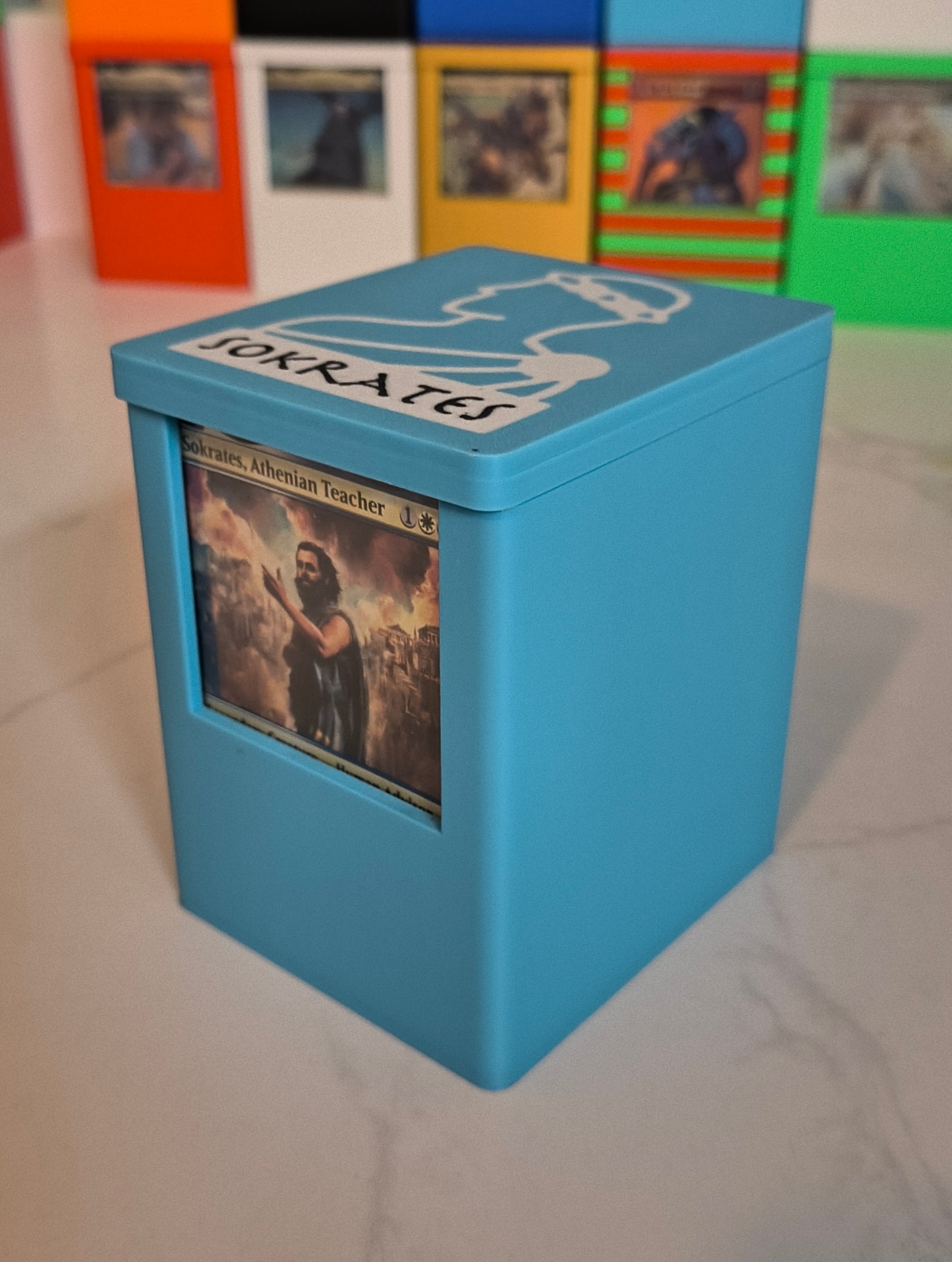 Minimalist double sleeve commander deck box with snap lid