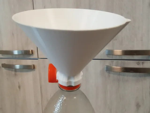 Funnel with PET bottle thread