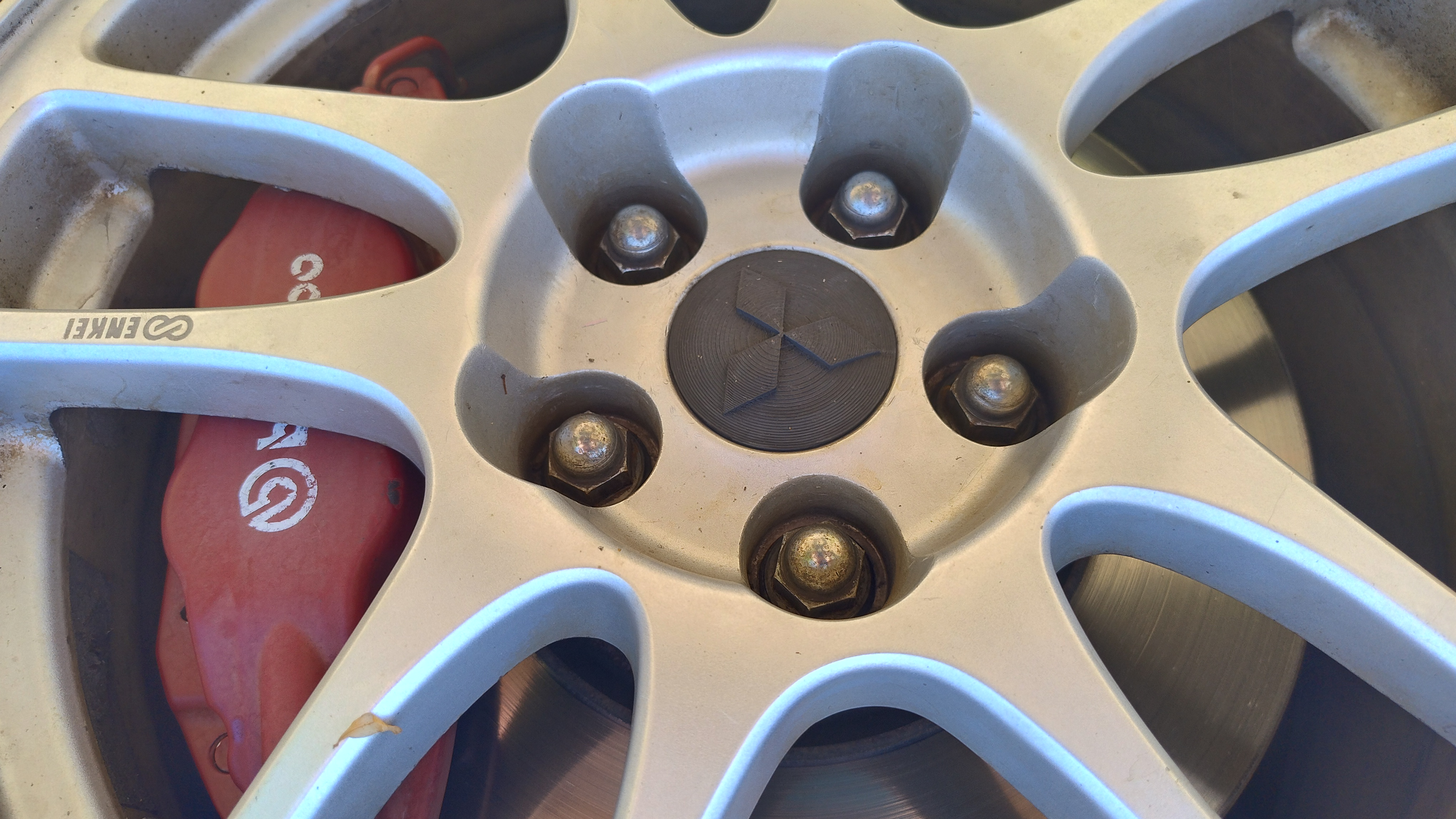 Mitsubishi Evolution wheel centre cap