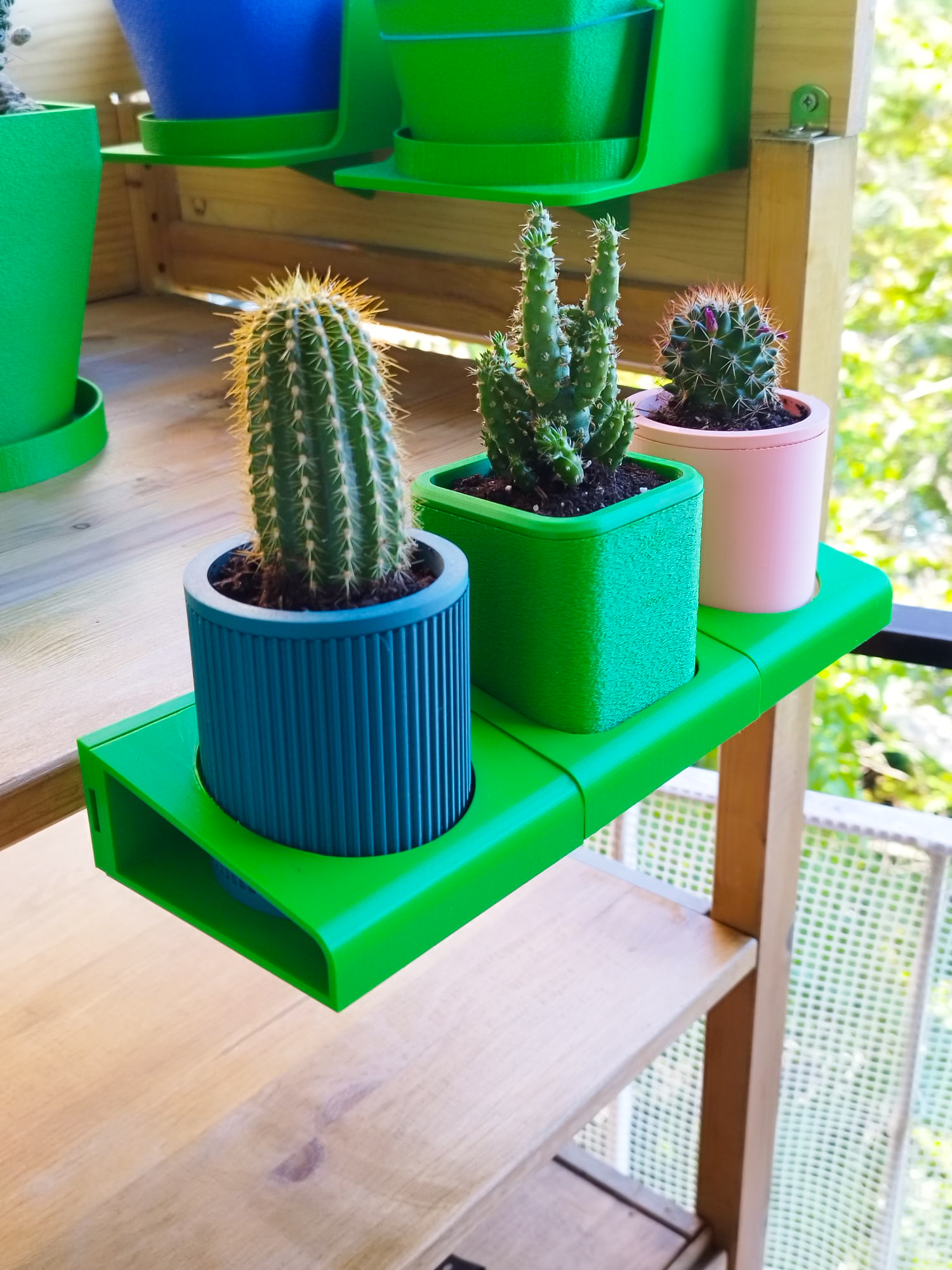 Wall mount for round mini planters — thumbnail 2